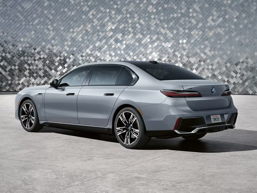 Get The 2024 BMW Series 7 in Cincinnati