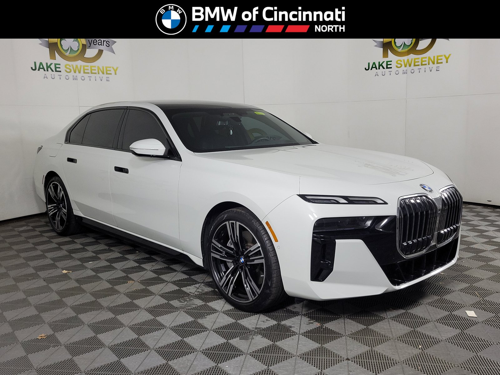 2023 BMW 7 Series 760i's photo