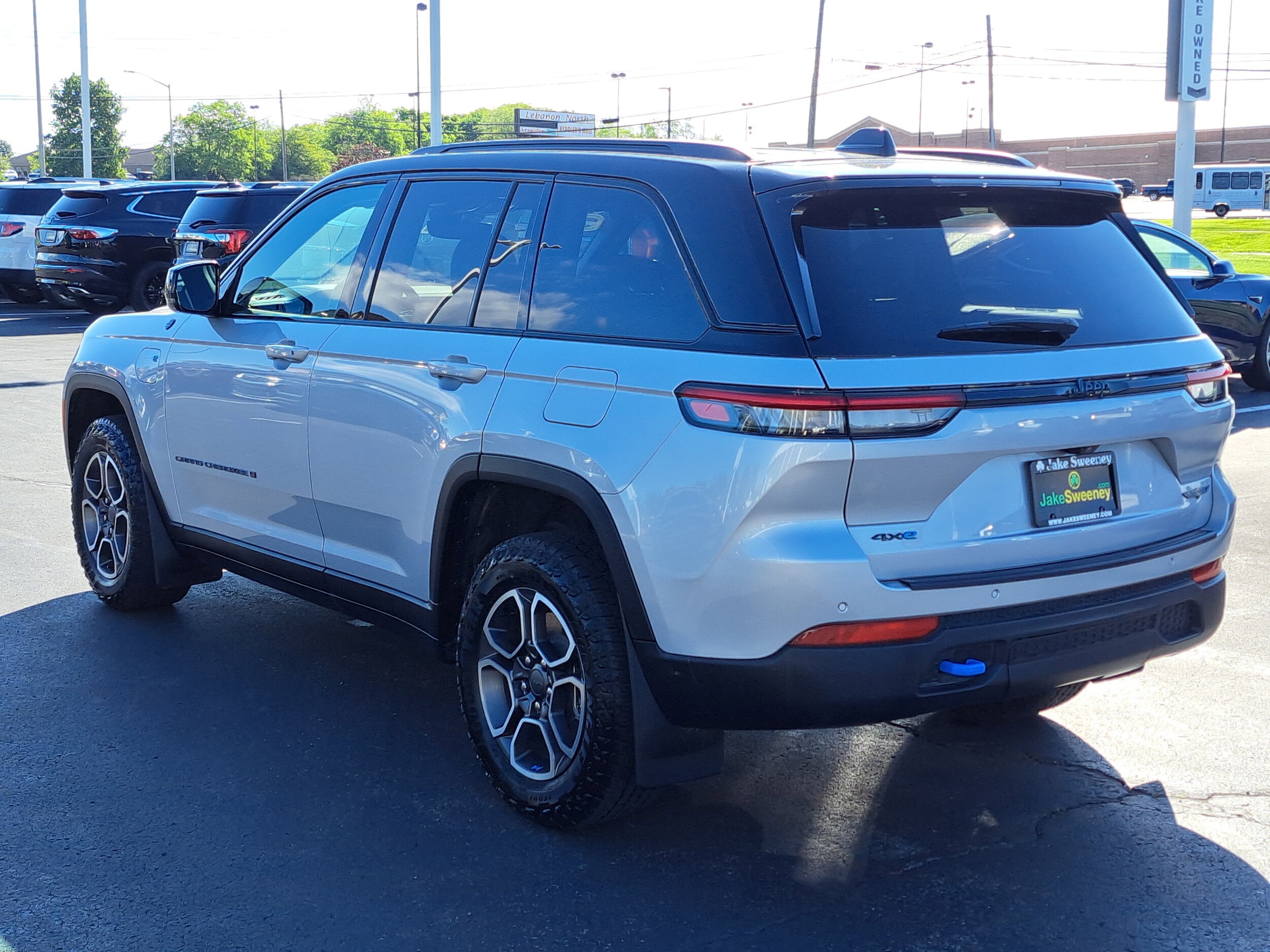 2022 Jeep Cherokee 4xe Trailhawk photo 3