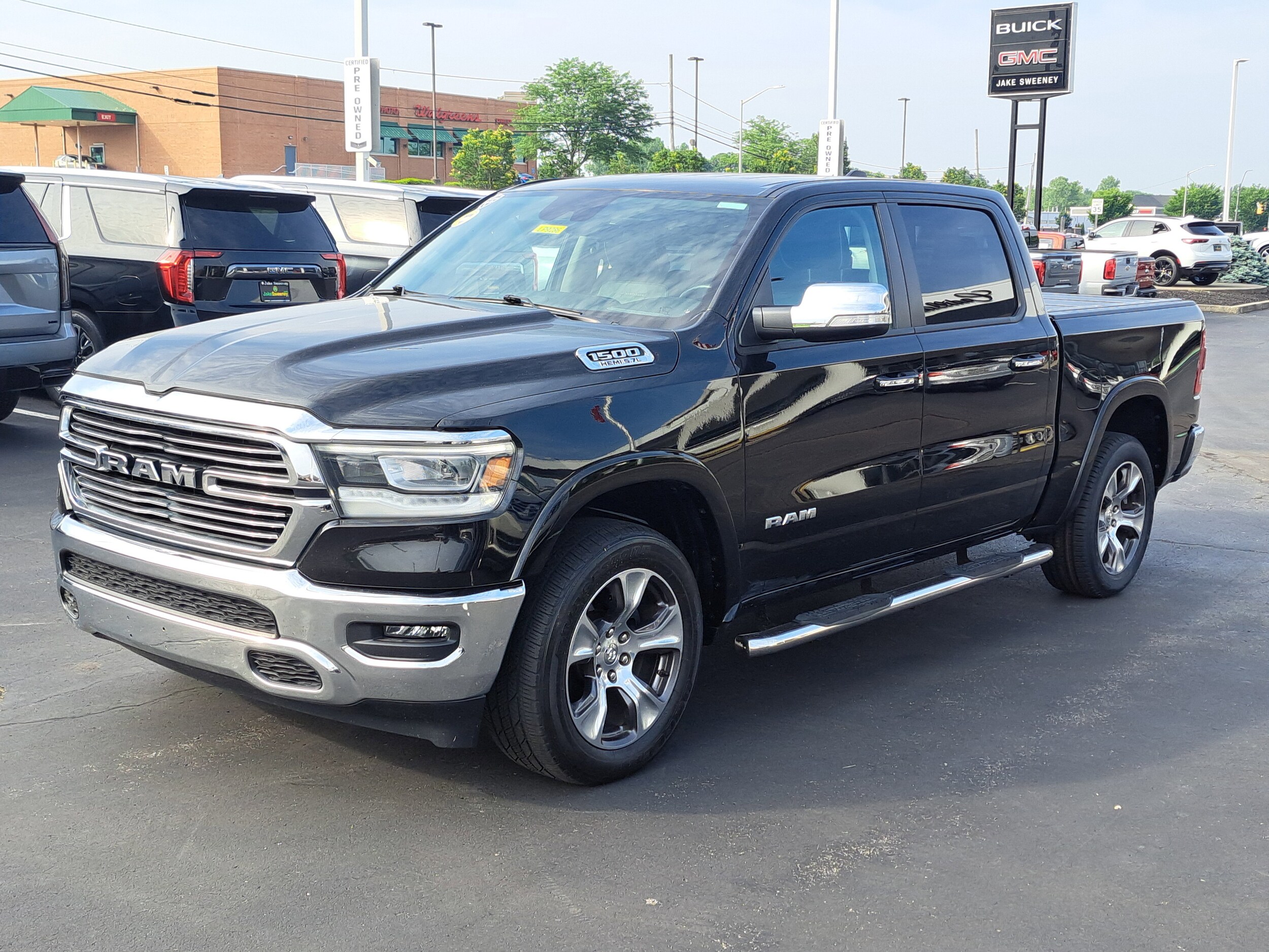 2022 Ram 1500 Laramie photo 2
