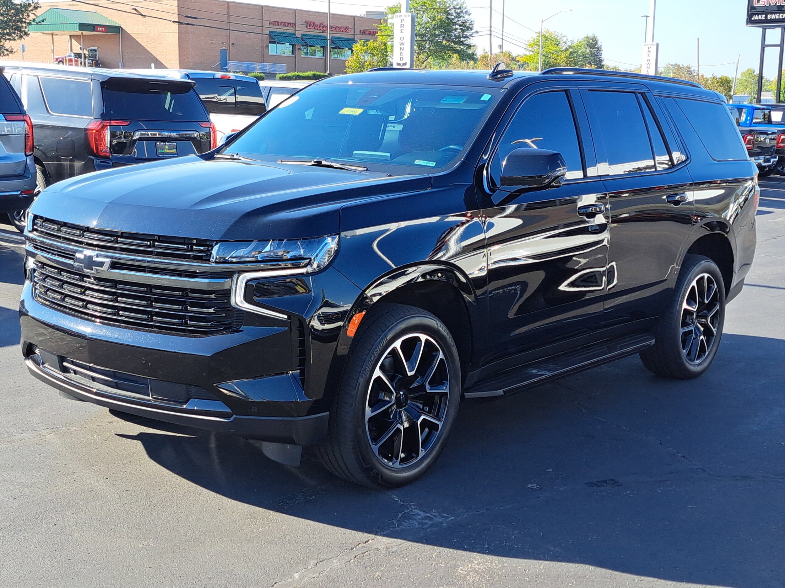 2022 Chevrolet Tahoe RST photo 2