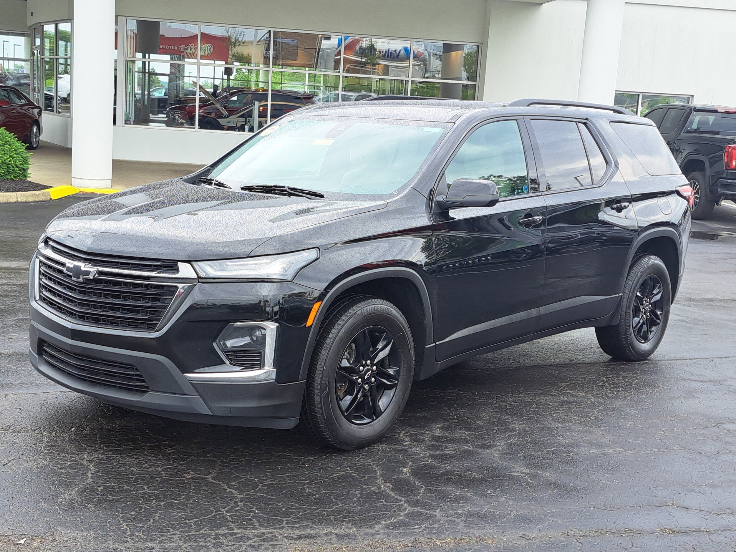 Used 2023 Chevrolet Traverse LS with VIN 1GNERFKW2PJ197409 for sale in Lebanon, OH