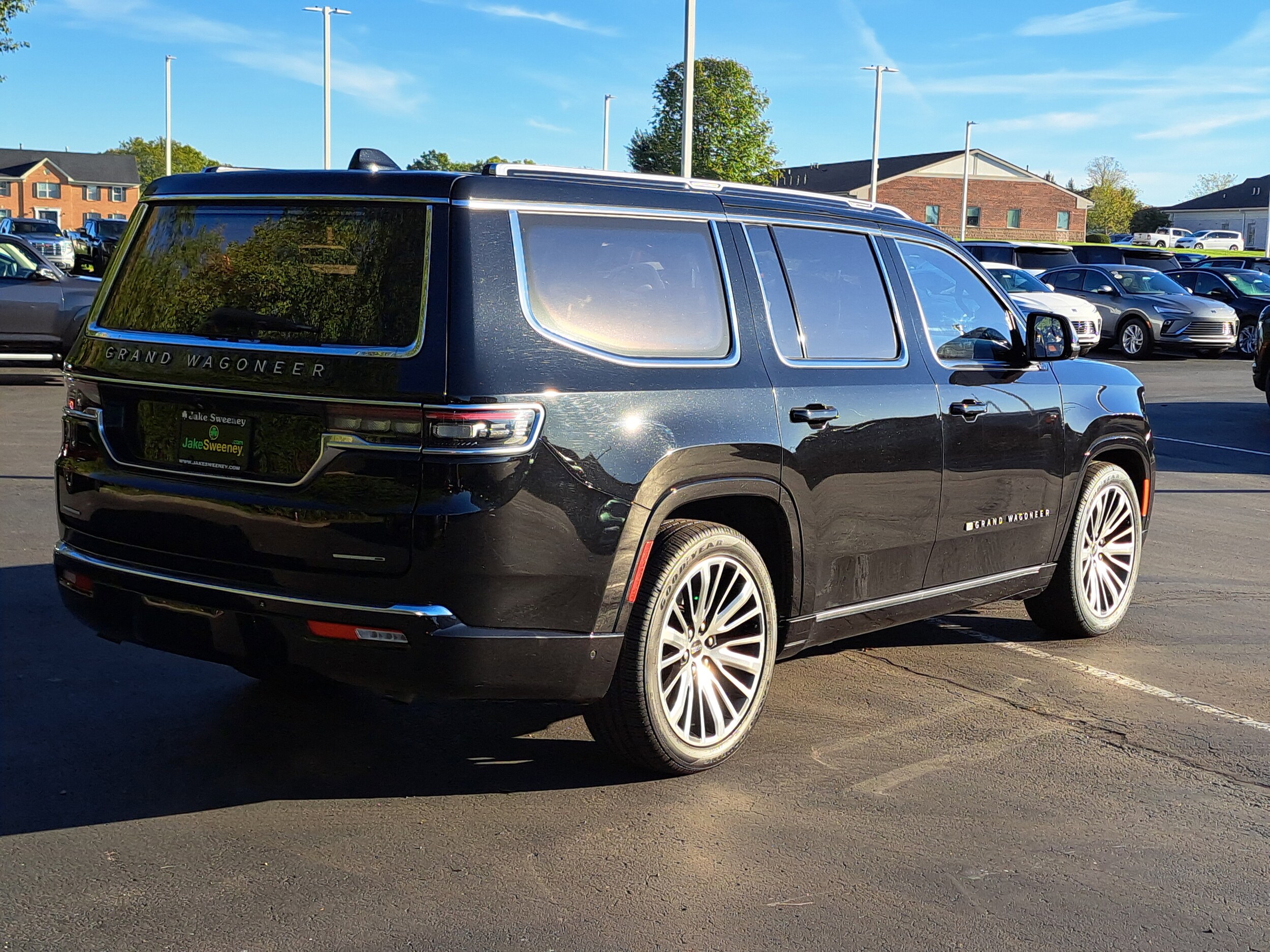2022 Jeep Grand Wagoneer III photo 4