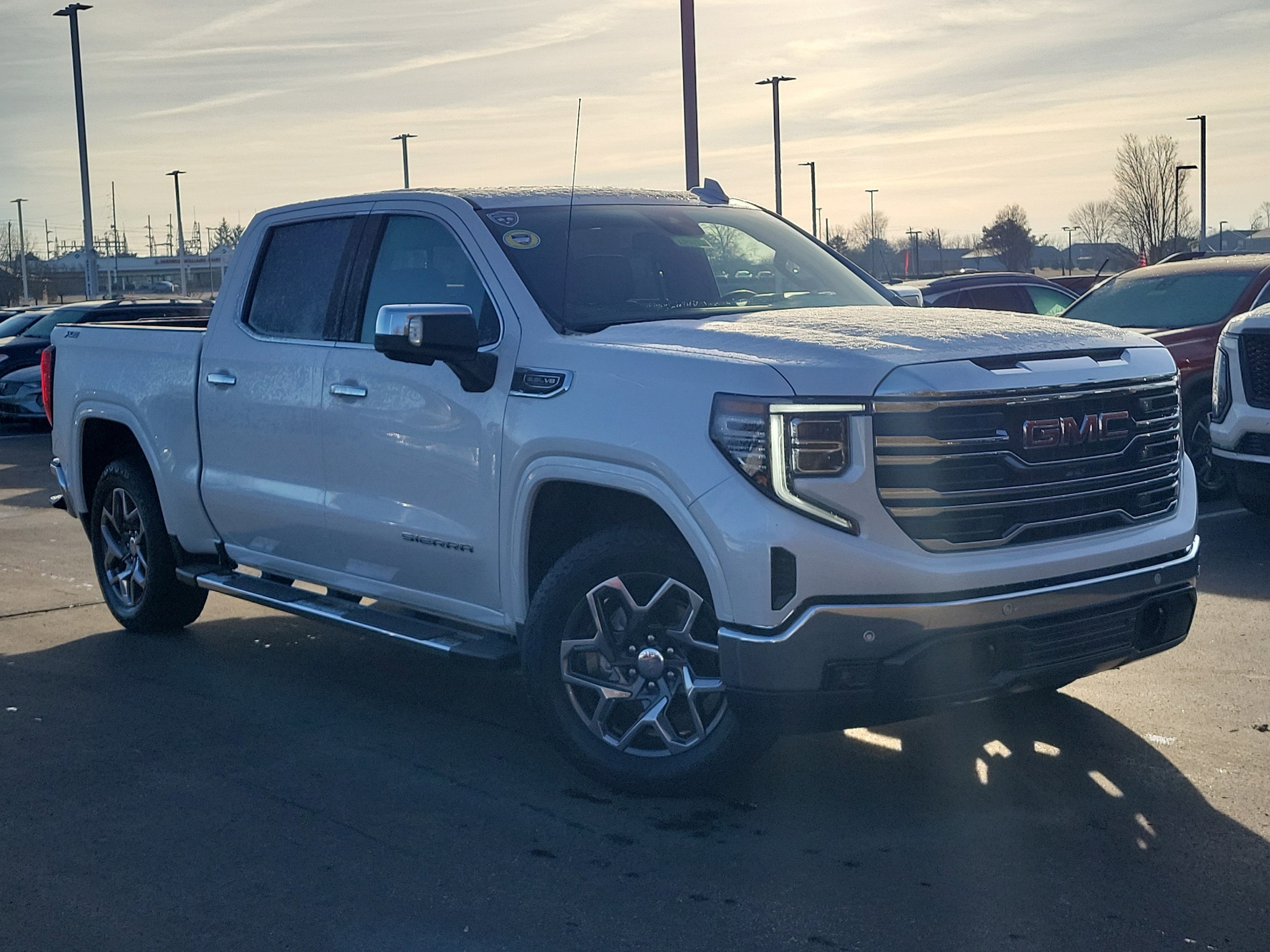2024 GMC Sierra 1500 SLT's photo