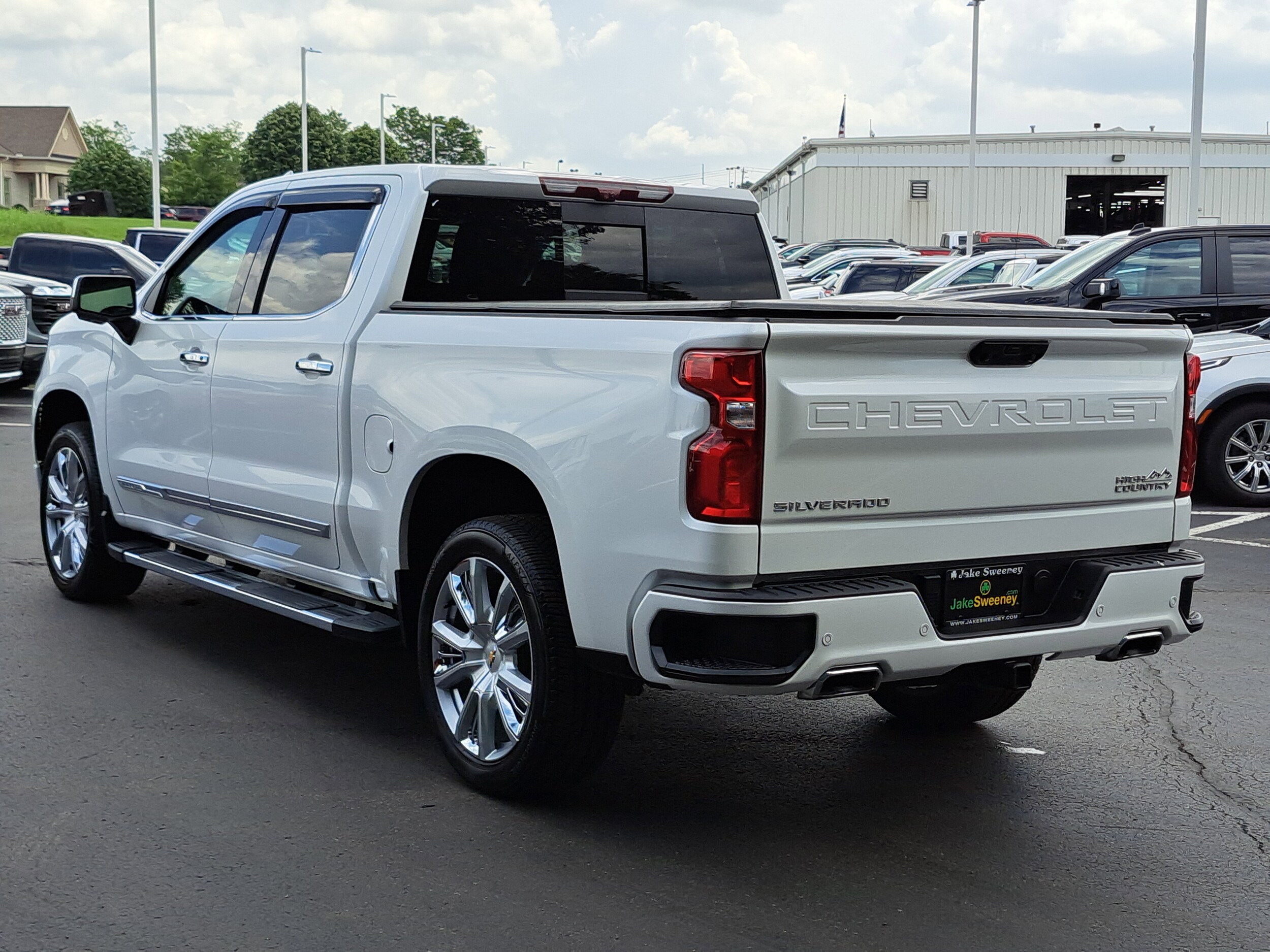 2024 Chevrolet Silverado 1500 High Country photo 3