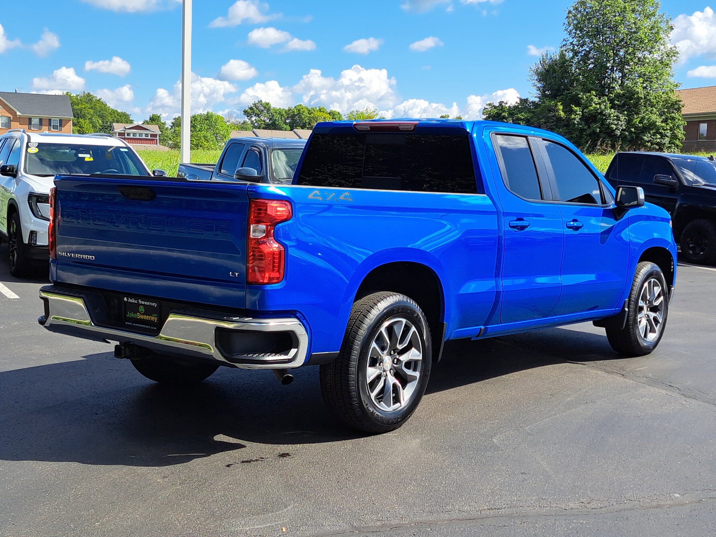 2025 Chevrolet Silverado 1500 LT photo 4