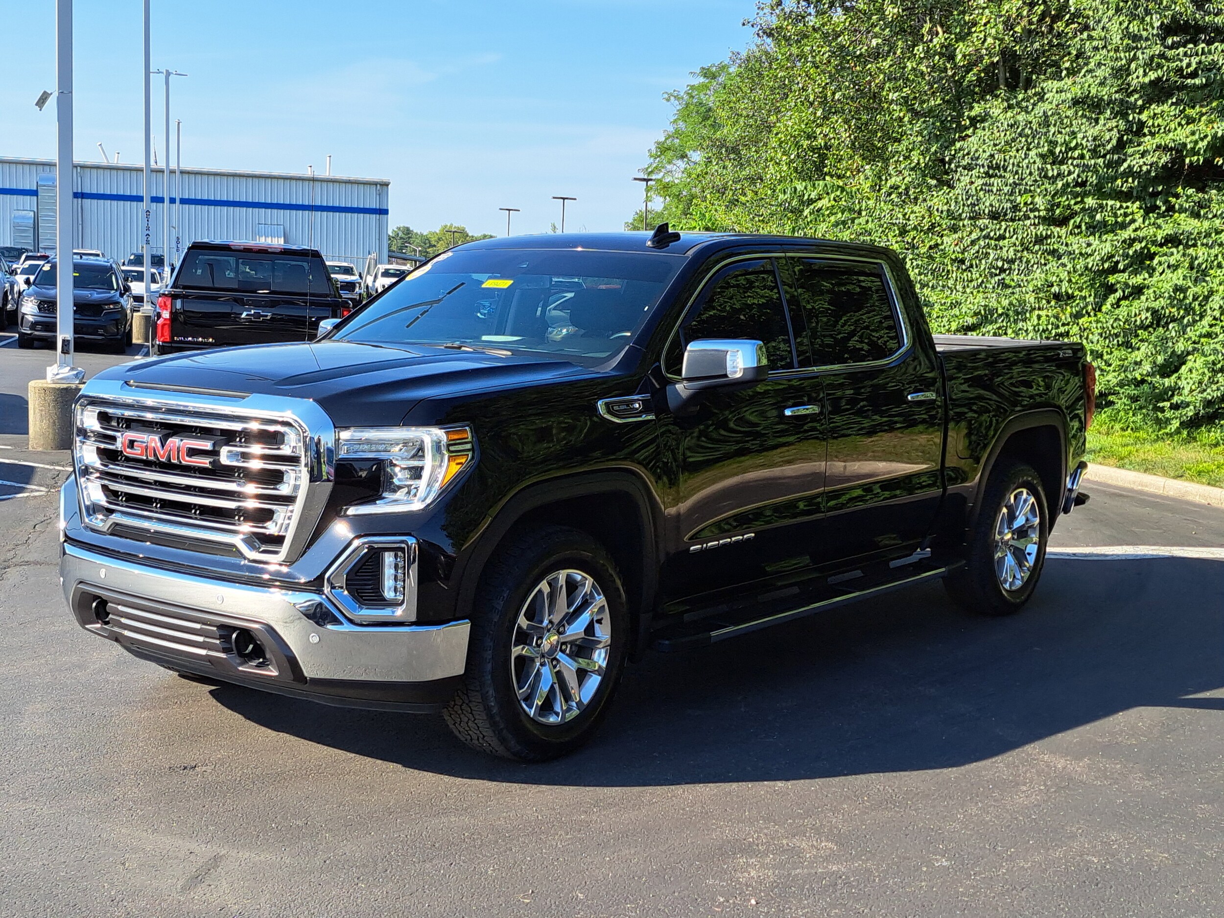 2021 Gmc Sierra 1500 SLT photo 2