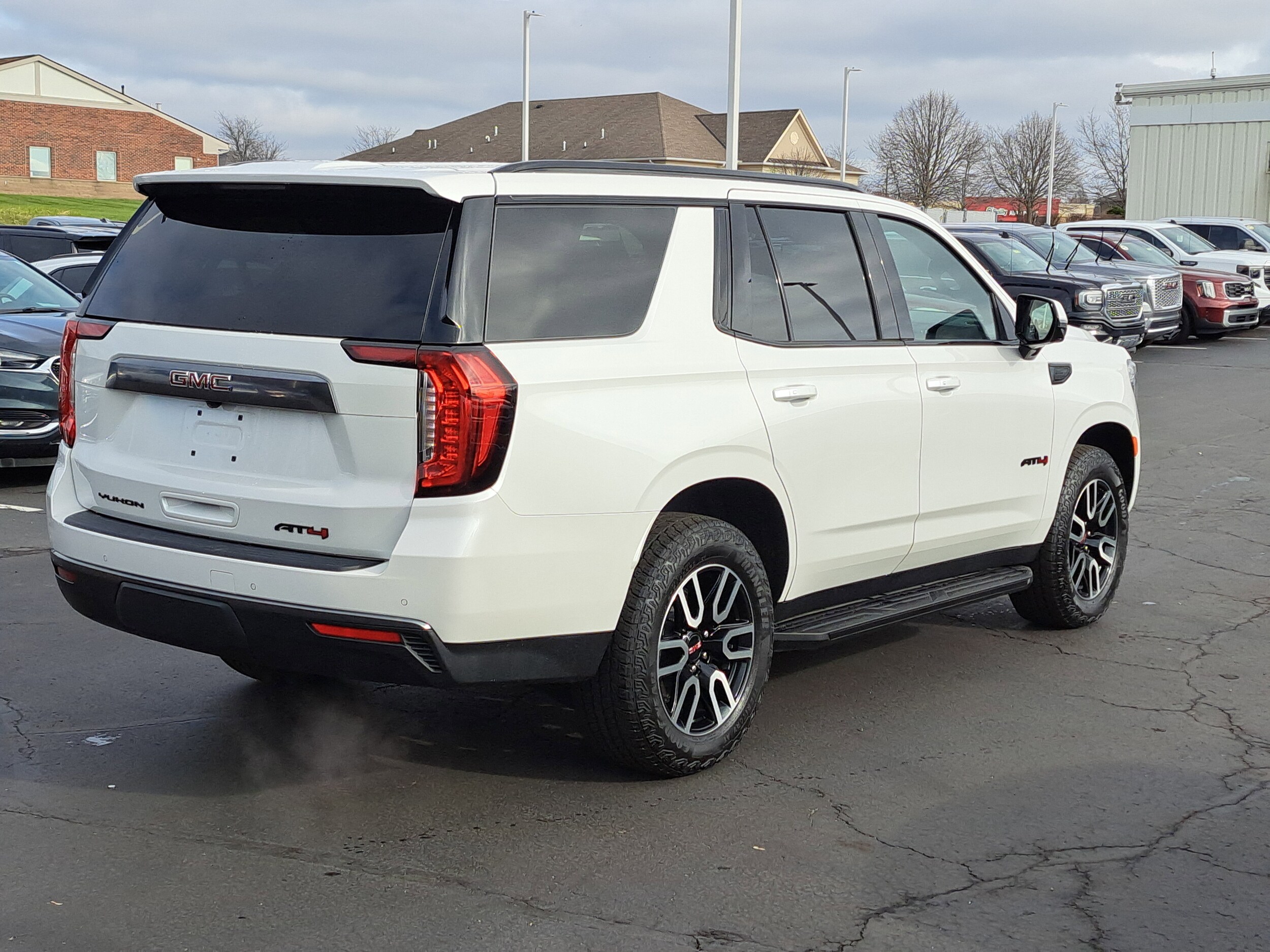 2024 Gmc Yukon AT4 photo 4