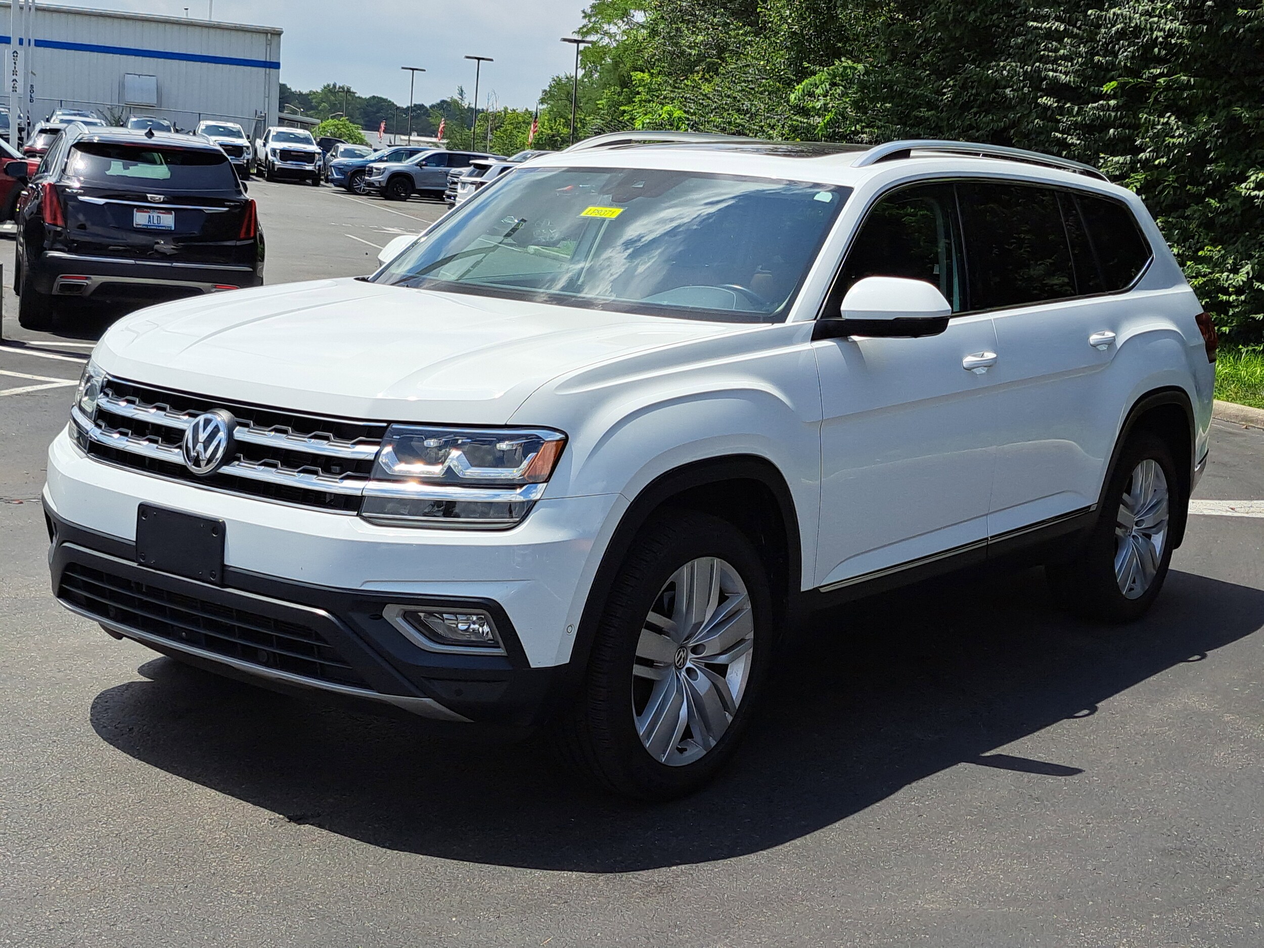 2018 Volkswagen Atlas V6 SEL Premium photo 2