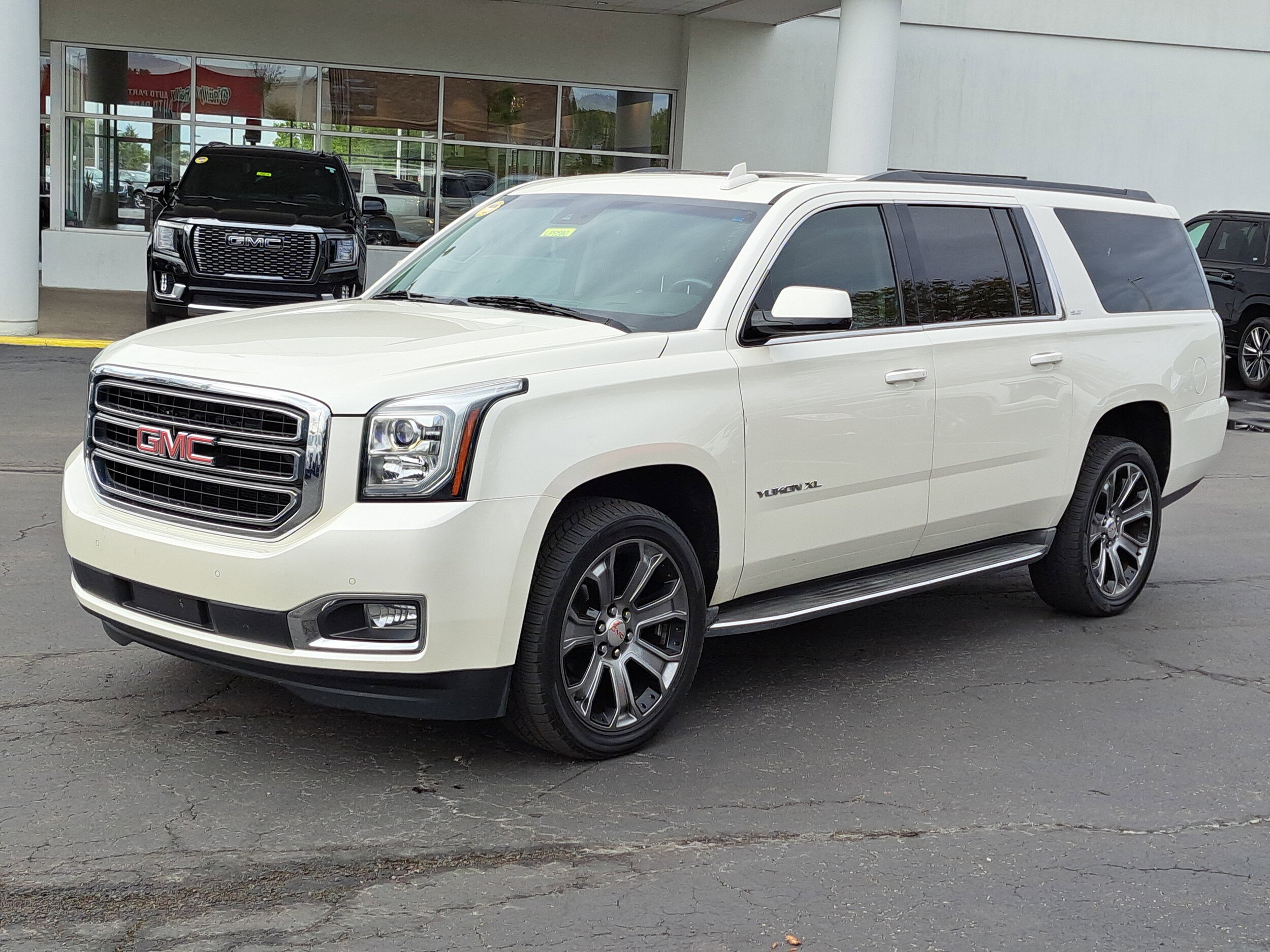 2015 Gmc Yukon XL SLT photo 2
