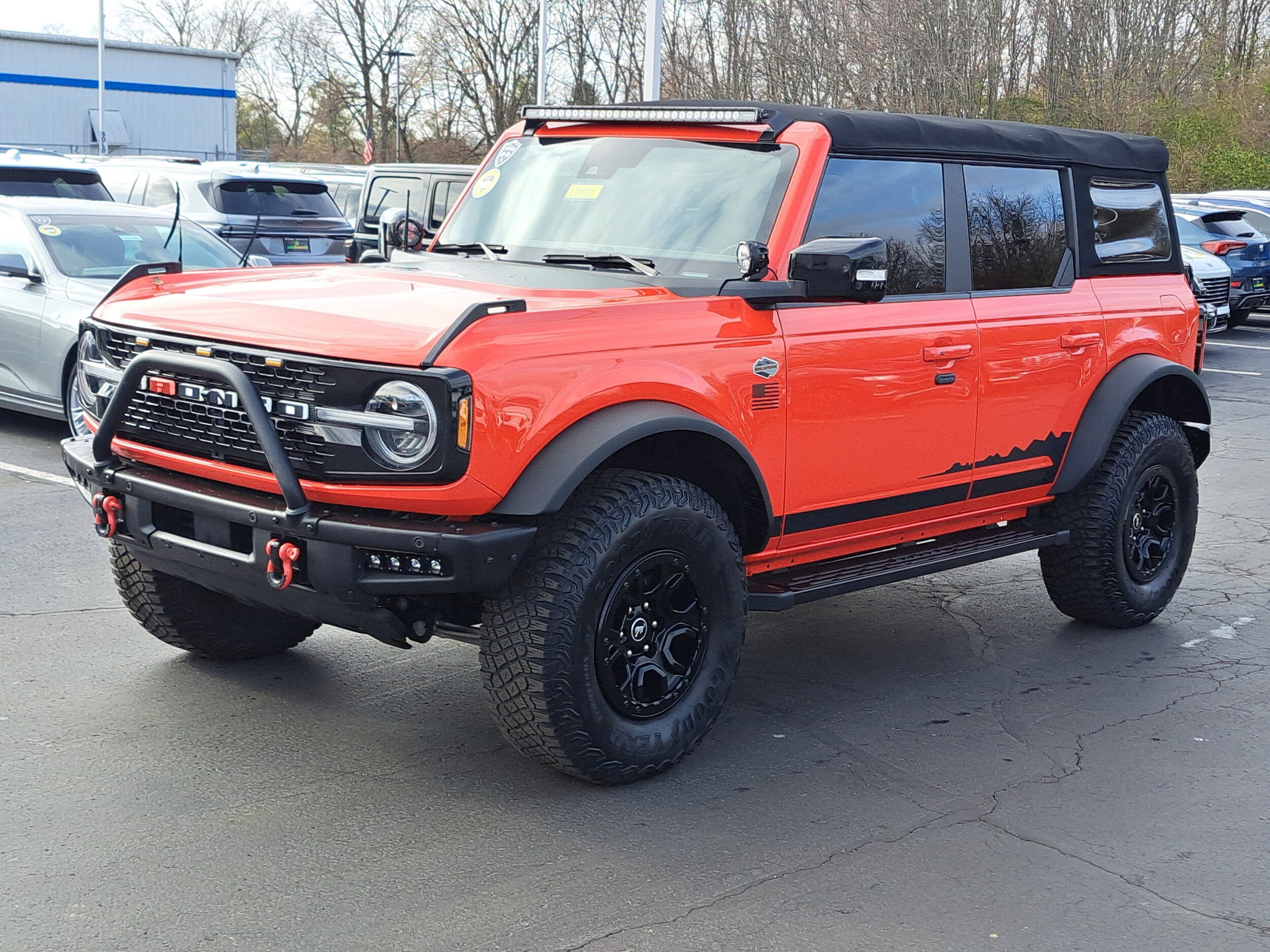 2021 Ford Bronco Base photo 2