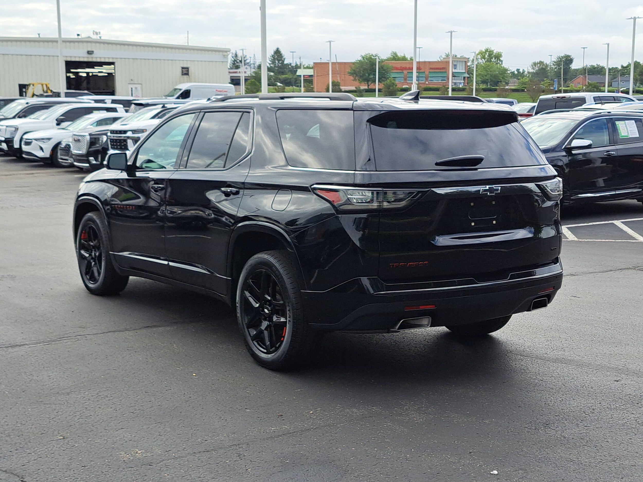 2021 Chevrolet Traverse Premier photo 3