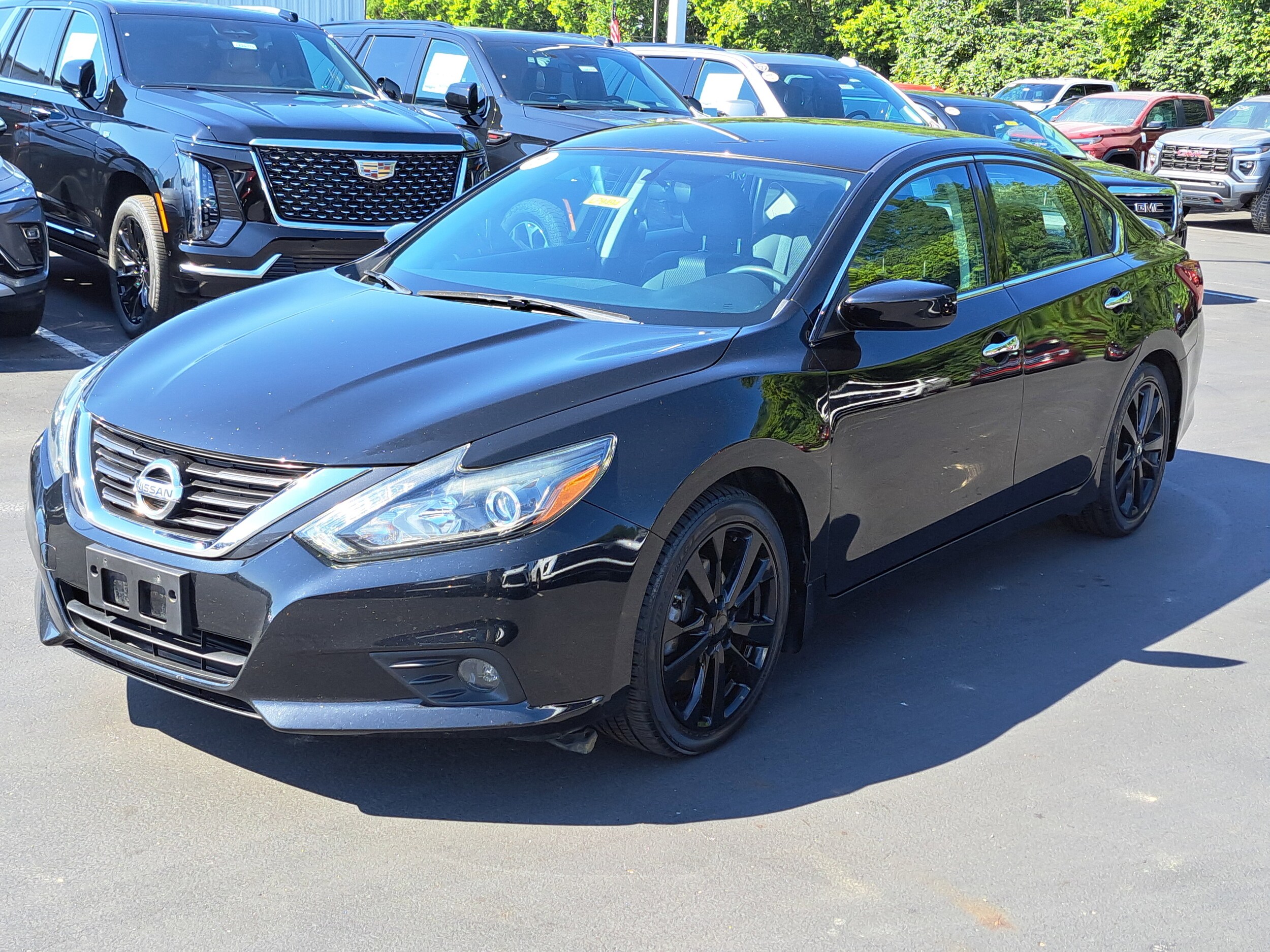 2017 Nissan Altima 2.5 SR photo 2