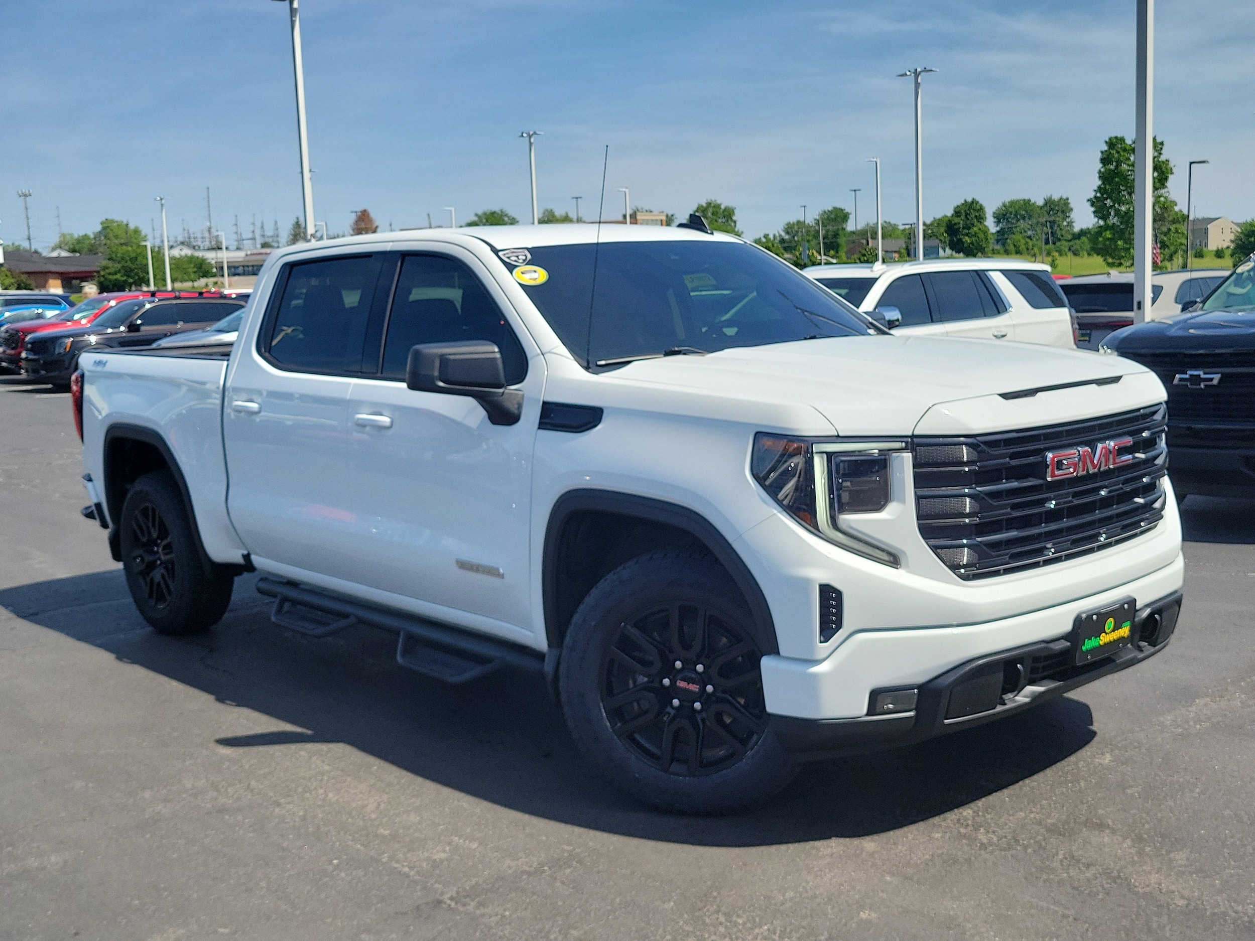 2024 GMC Sierra 4WD Crew Cab Short Box Elevation's photo