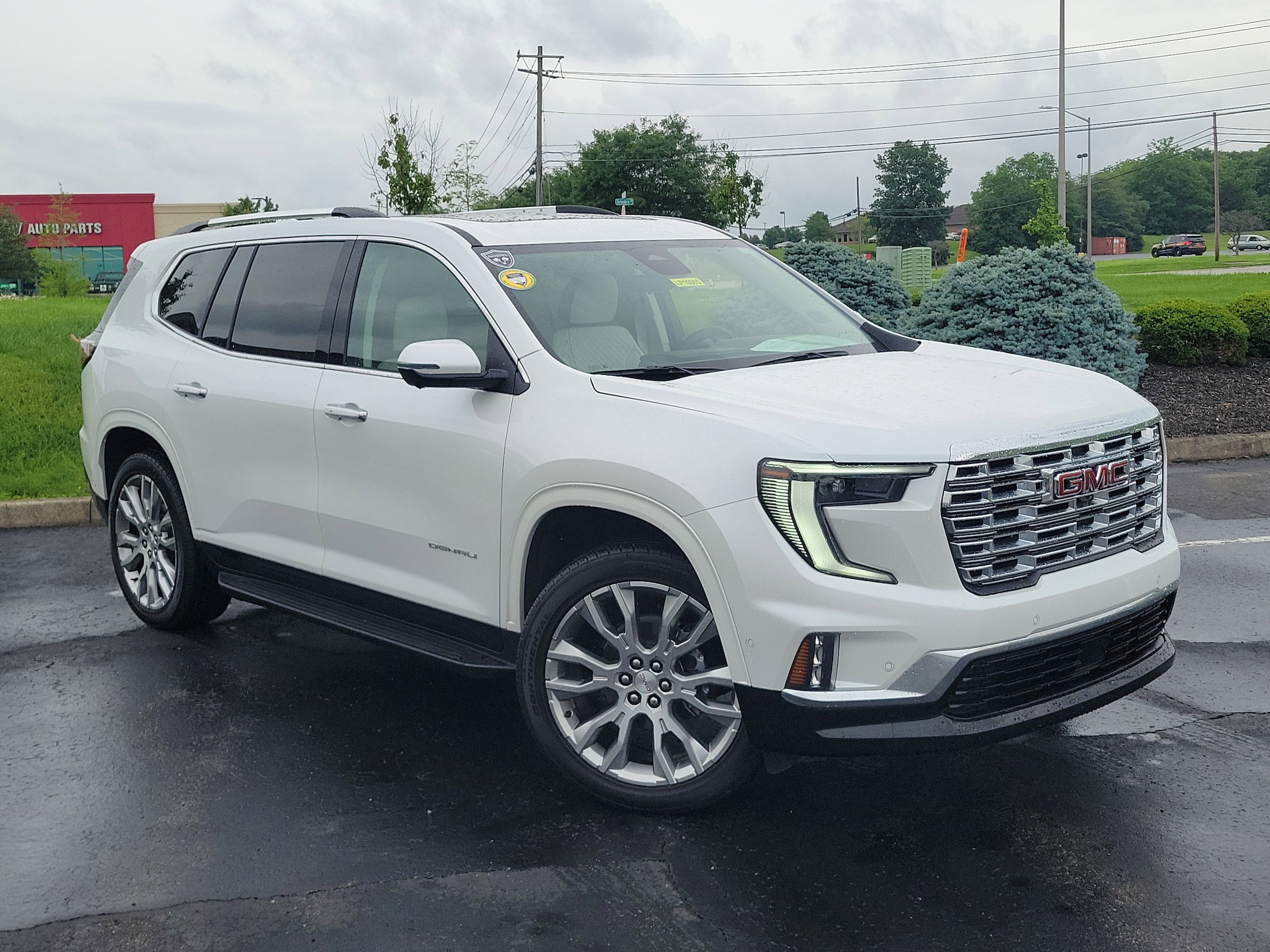 2025 GMC Acadia Denali FWD's photo