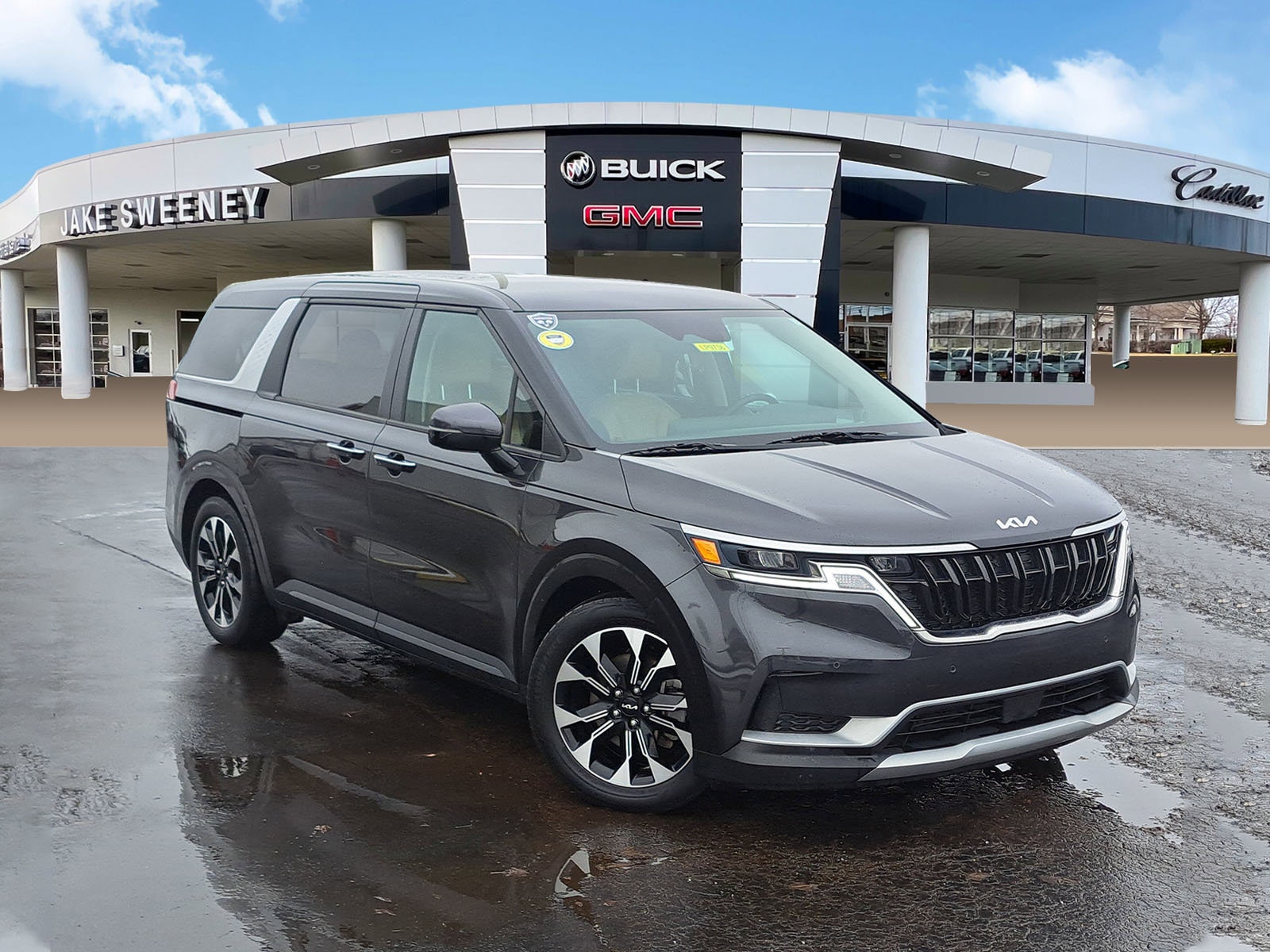 2023 Kia Carnival EX's photo