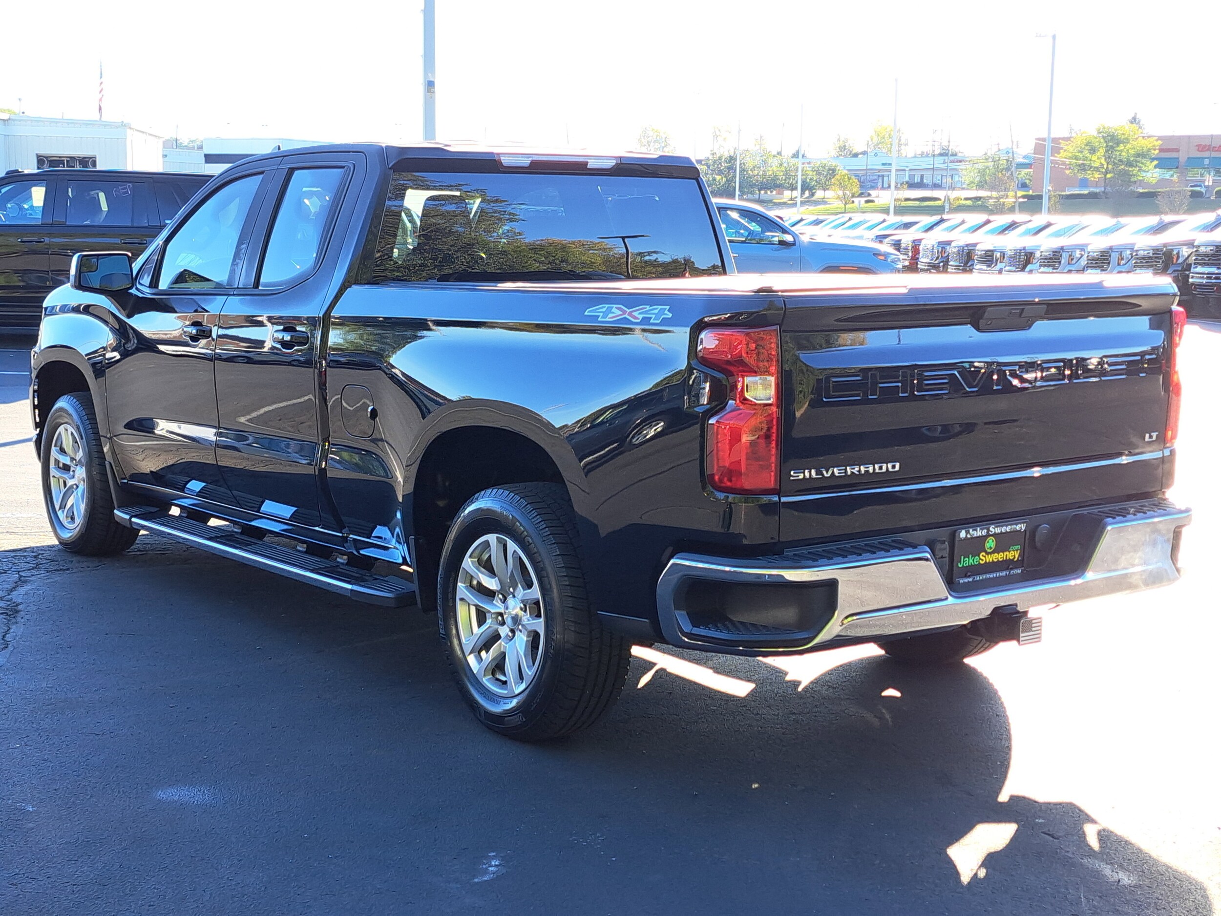 2019 Chevrolet Silverado 1500 LT photo 2
