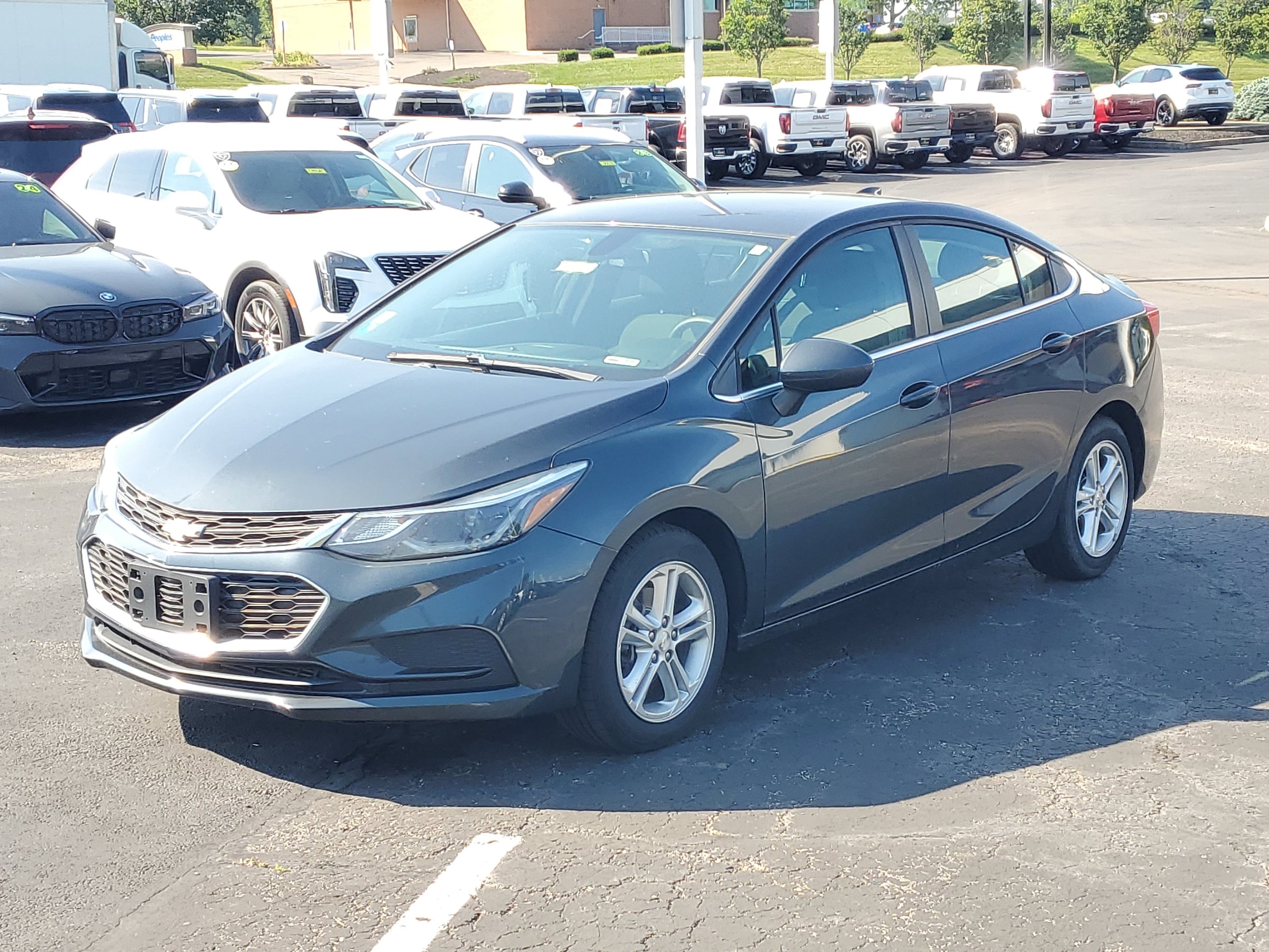 2018 Chevrolet Cruze LT photo 3