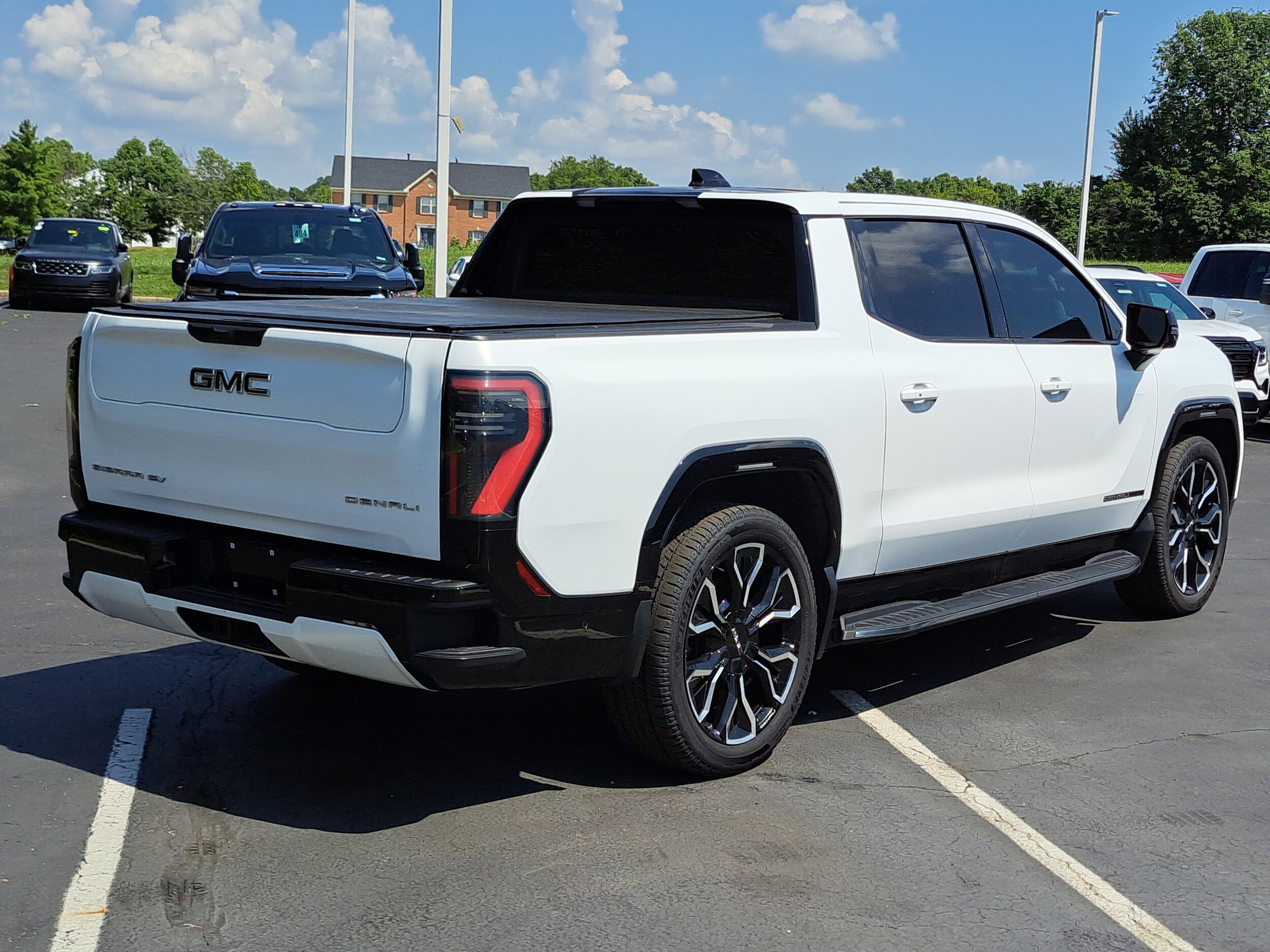 2024 Gmc Sierra EV Denali Edition 1 photo 4