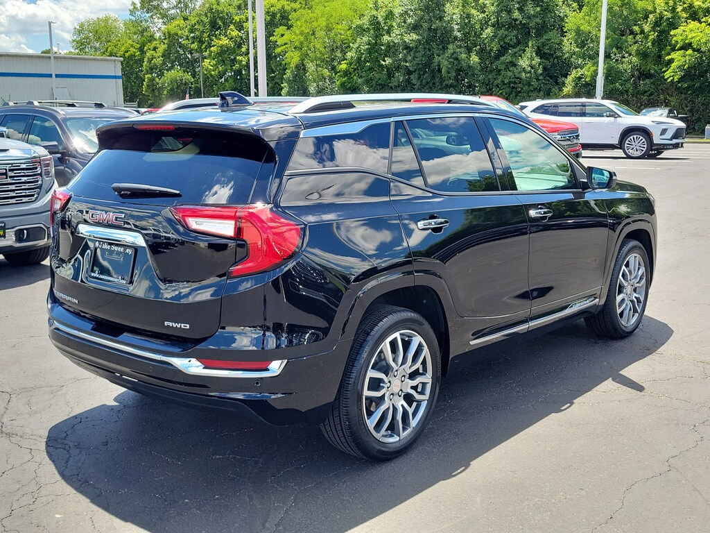 Used 2024 GMC Terrain Denali SUV