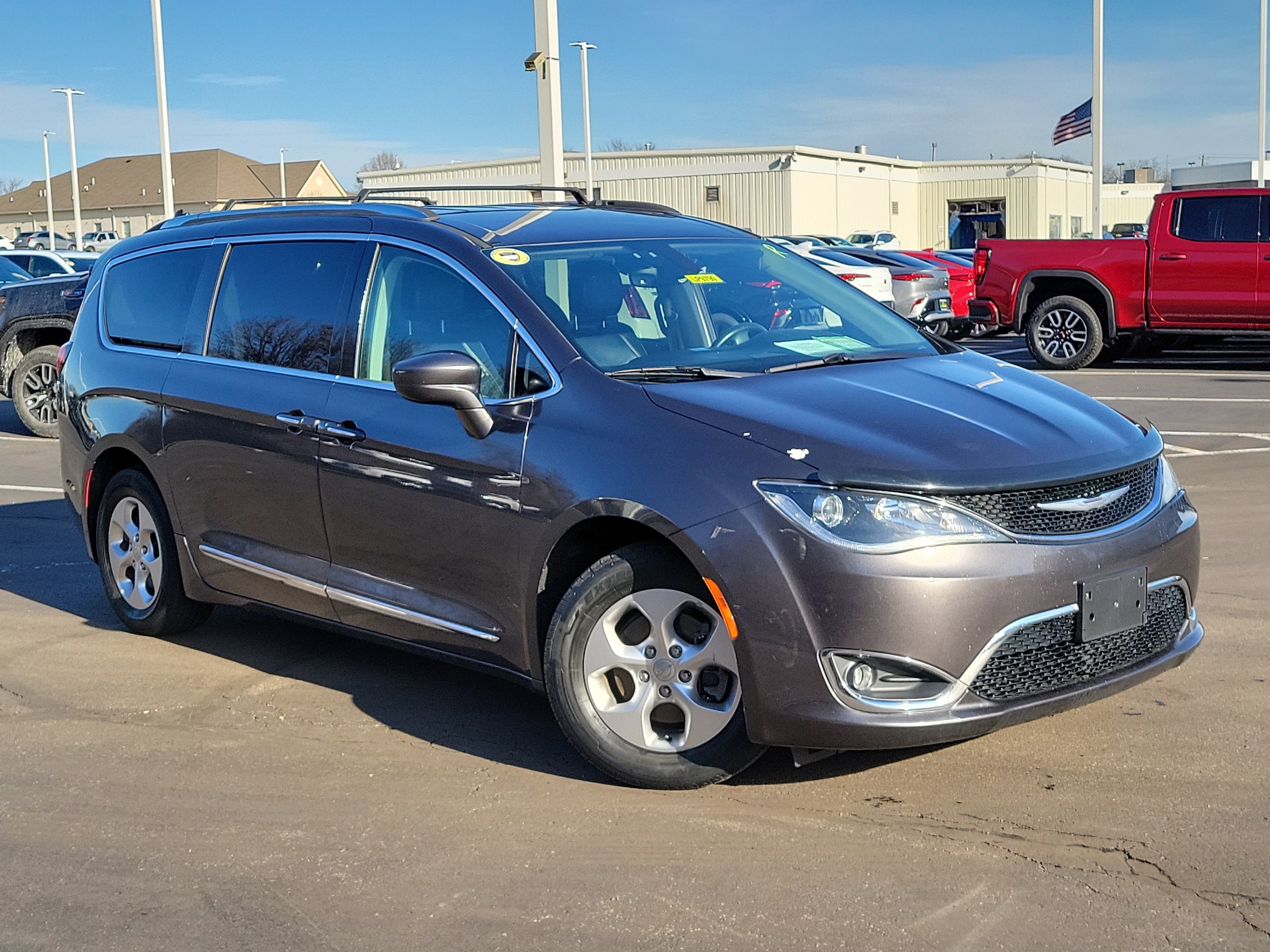 2017 Chrysler Pacifica Touring L Plus's photo