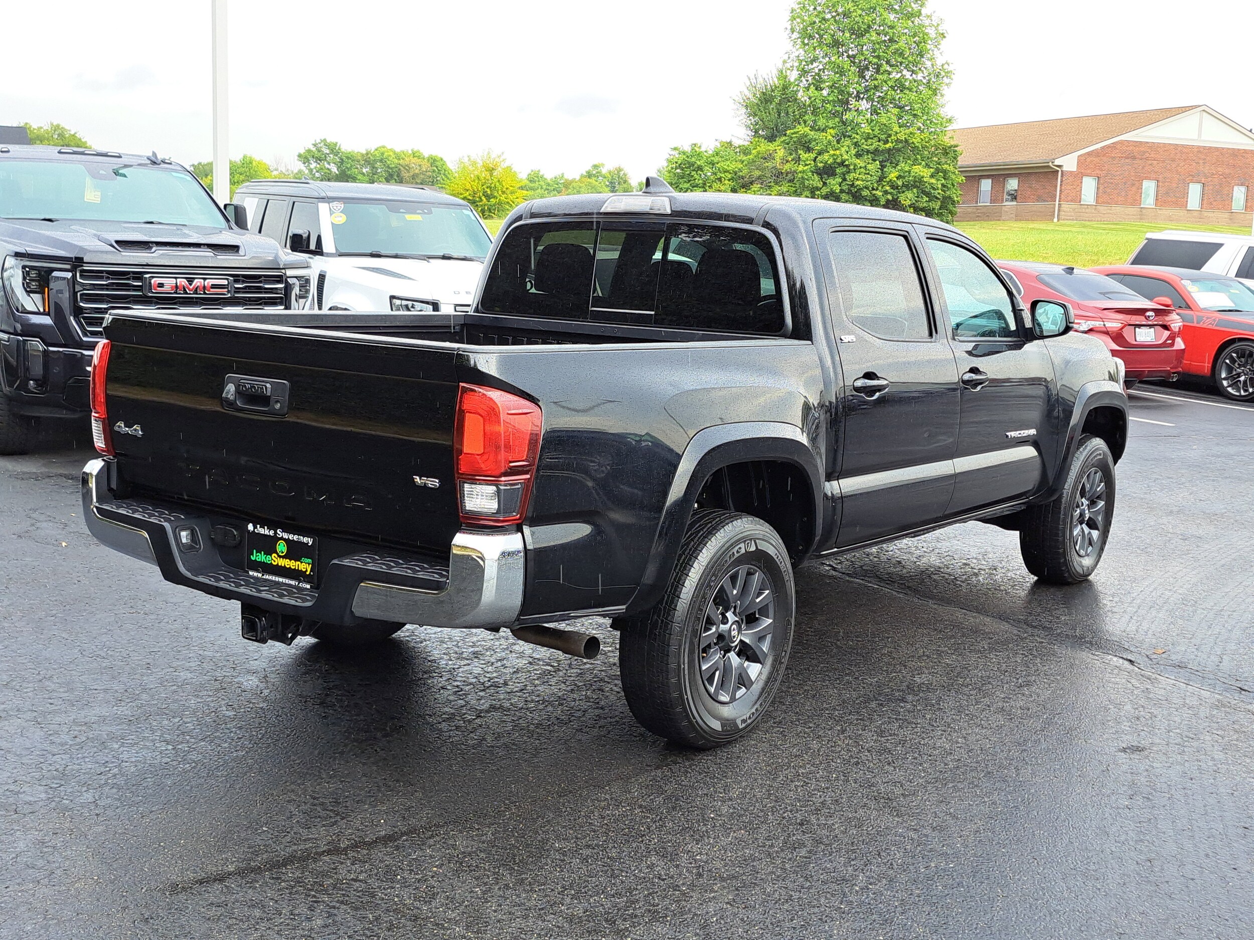 2023 Toyota Tacoma SR5 V6 4x4 photo 4