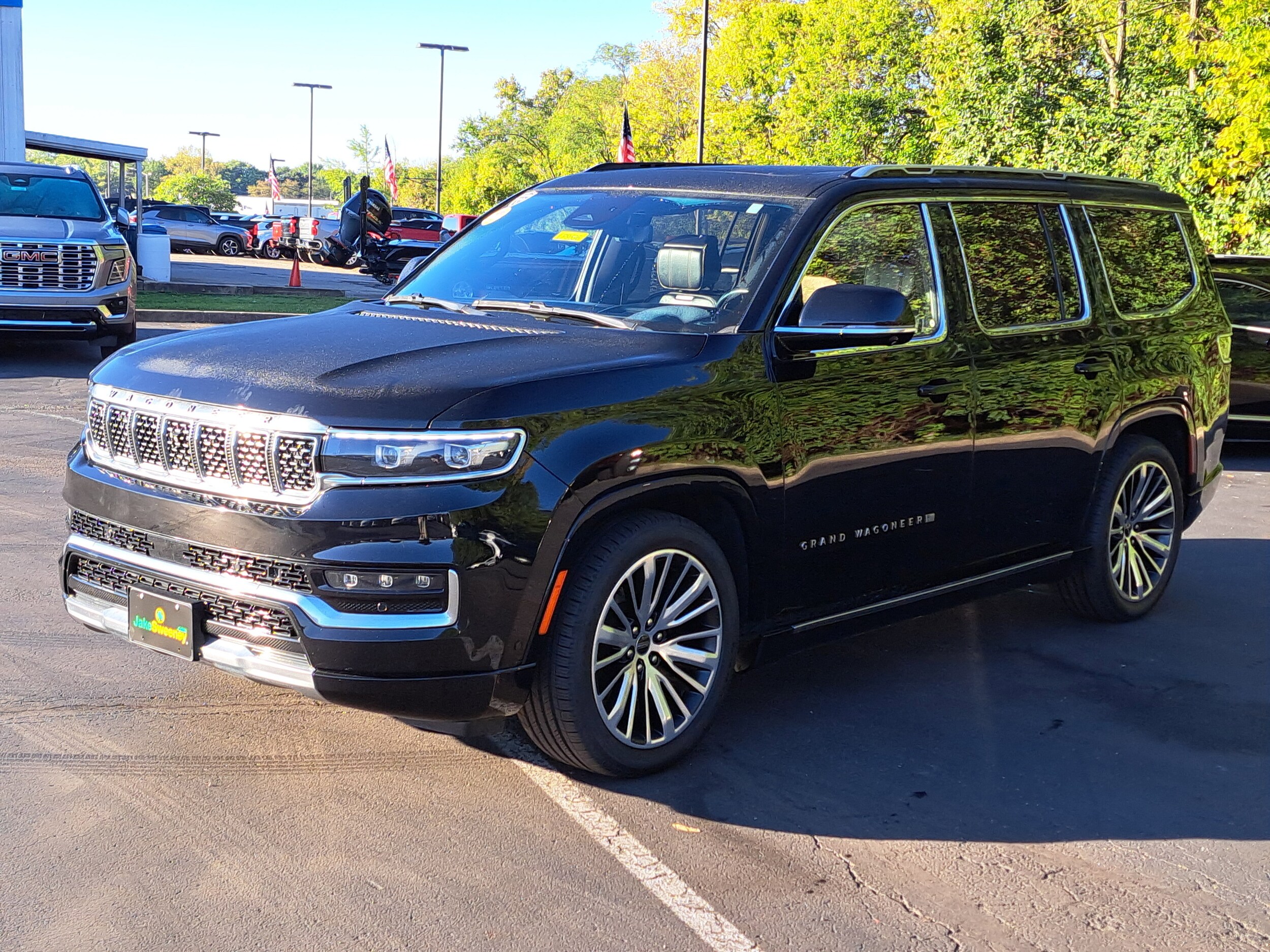 2022 Jeep Grand Wagoneer III photo 2