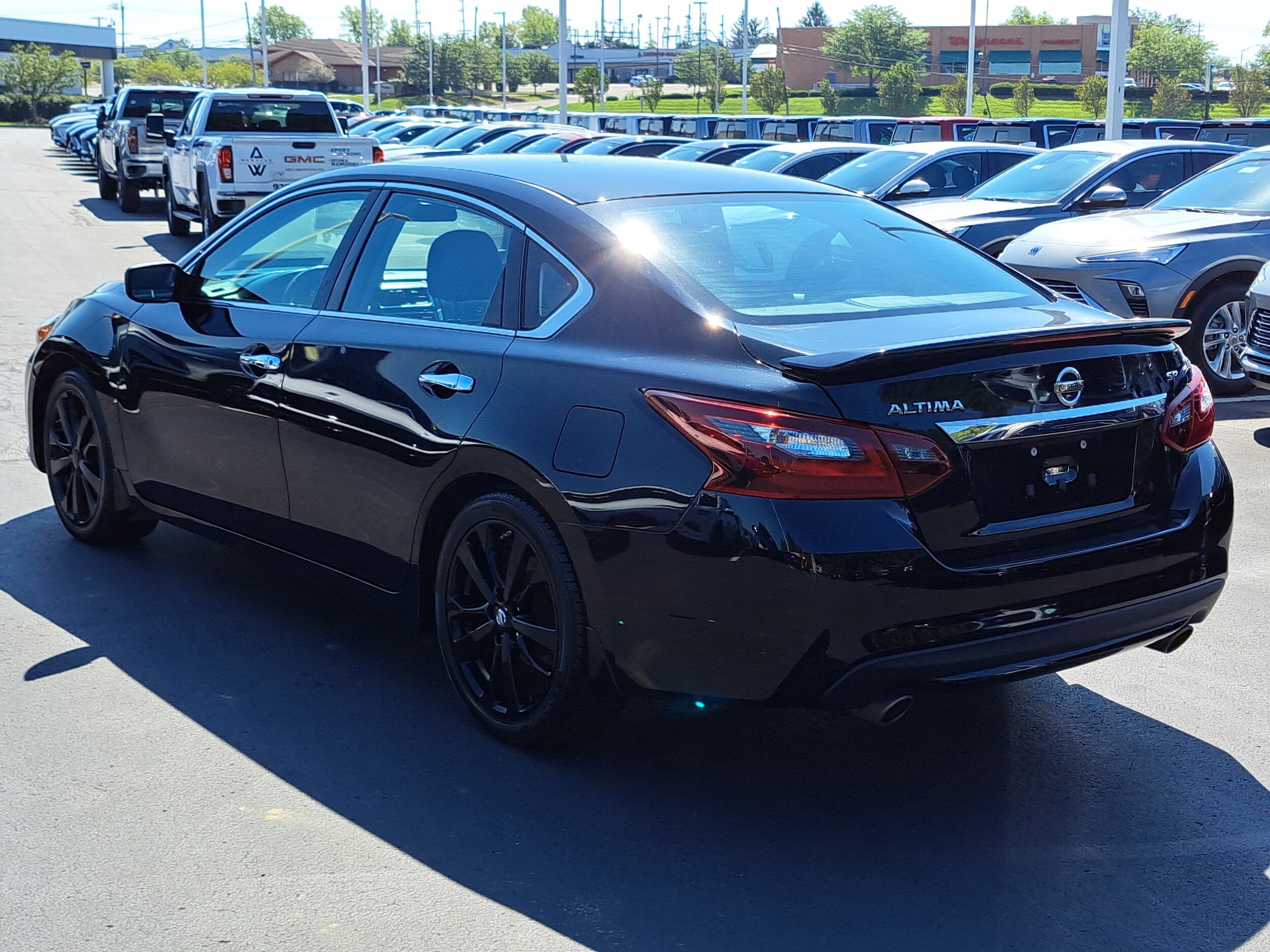 2017 Nissan Altima 2.5 SR photo 3