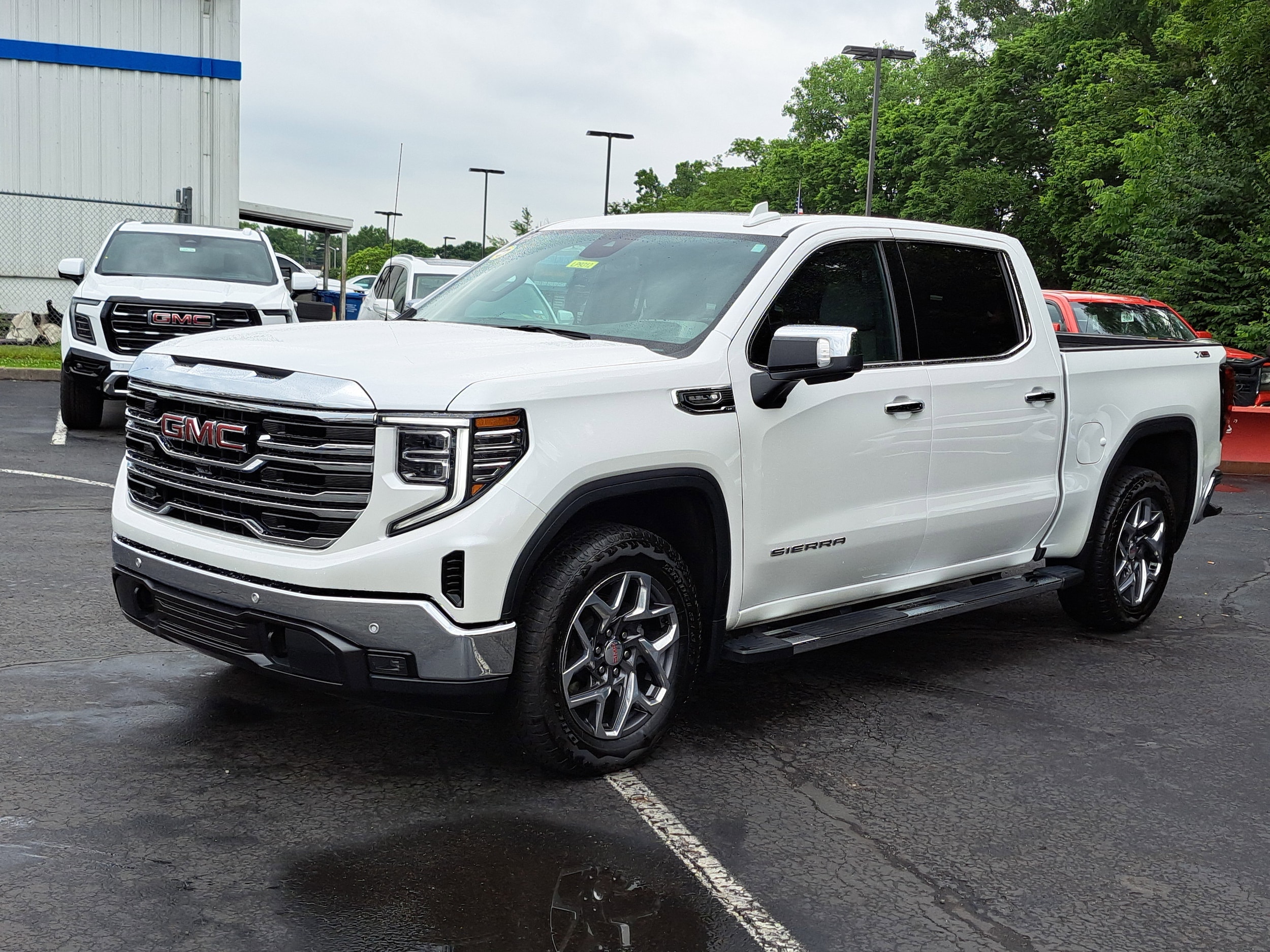 Certified 2022 GMC Sierra 1500 SLT with VIN 3GTUUDED2NG655384 for sale in Lebanon, OH