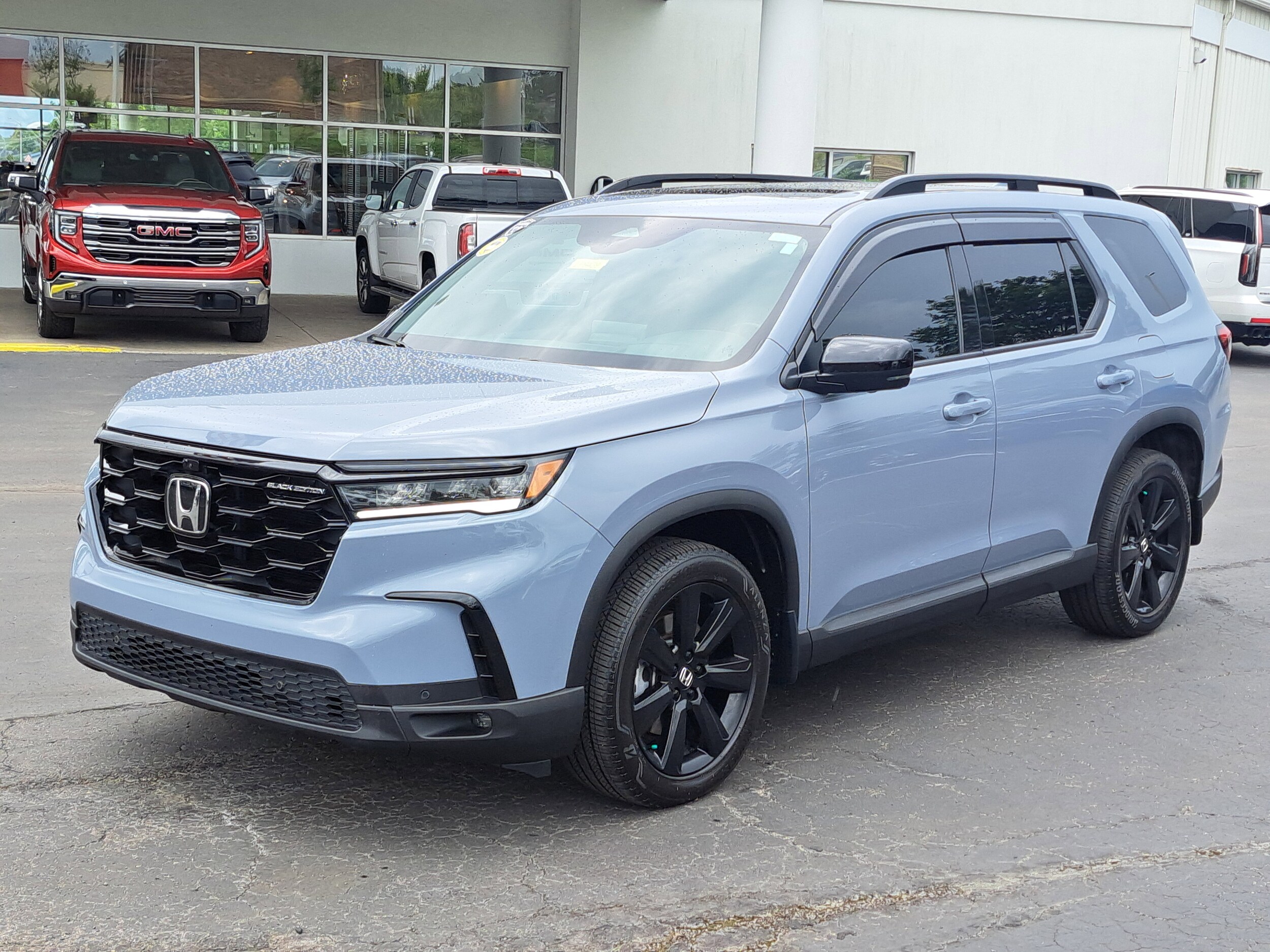 2025 Honda Pilot Black Edition photo 2