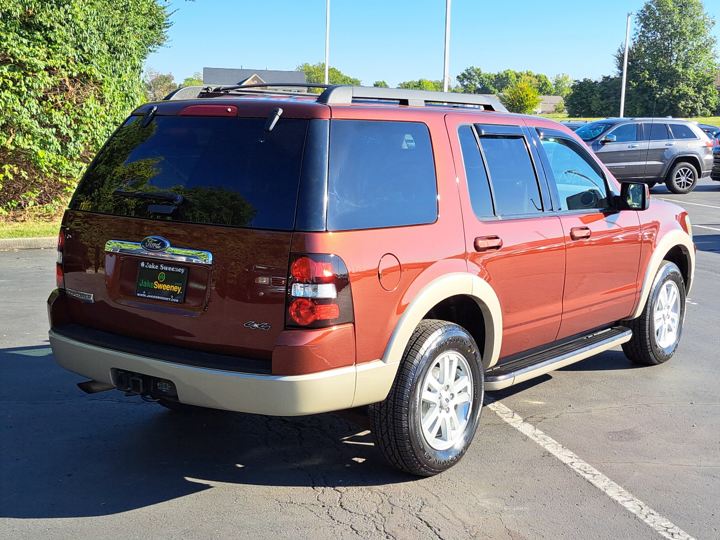 2010 Ford Explorer Eddie Bauer photo 4
