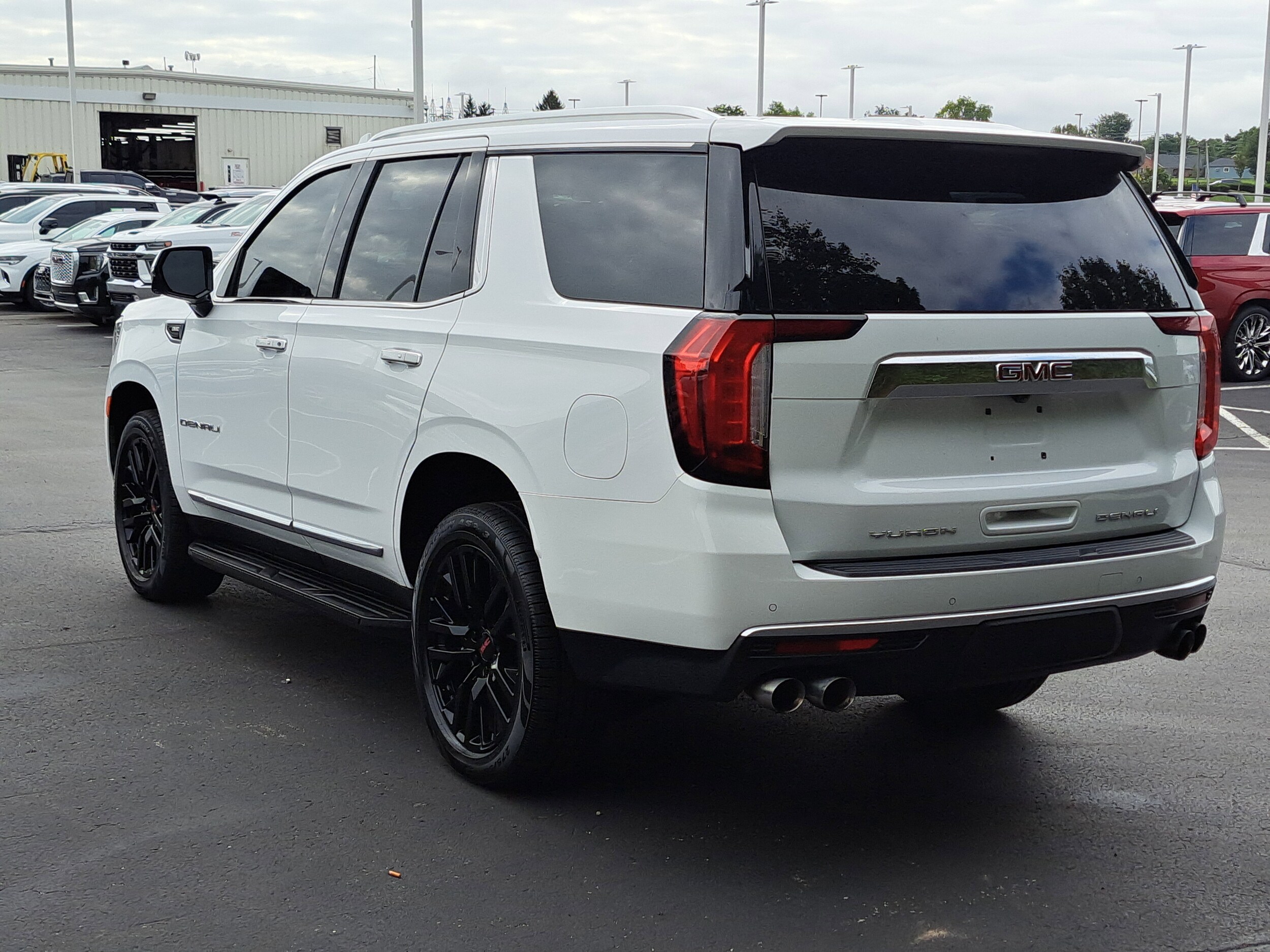 2021 Gmc Yukon Denali photo 3