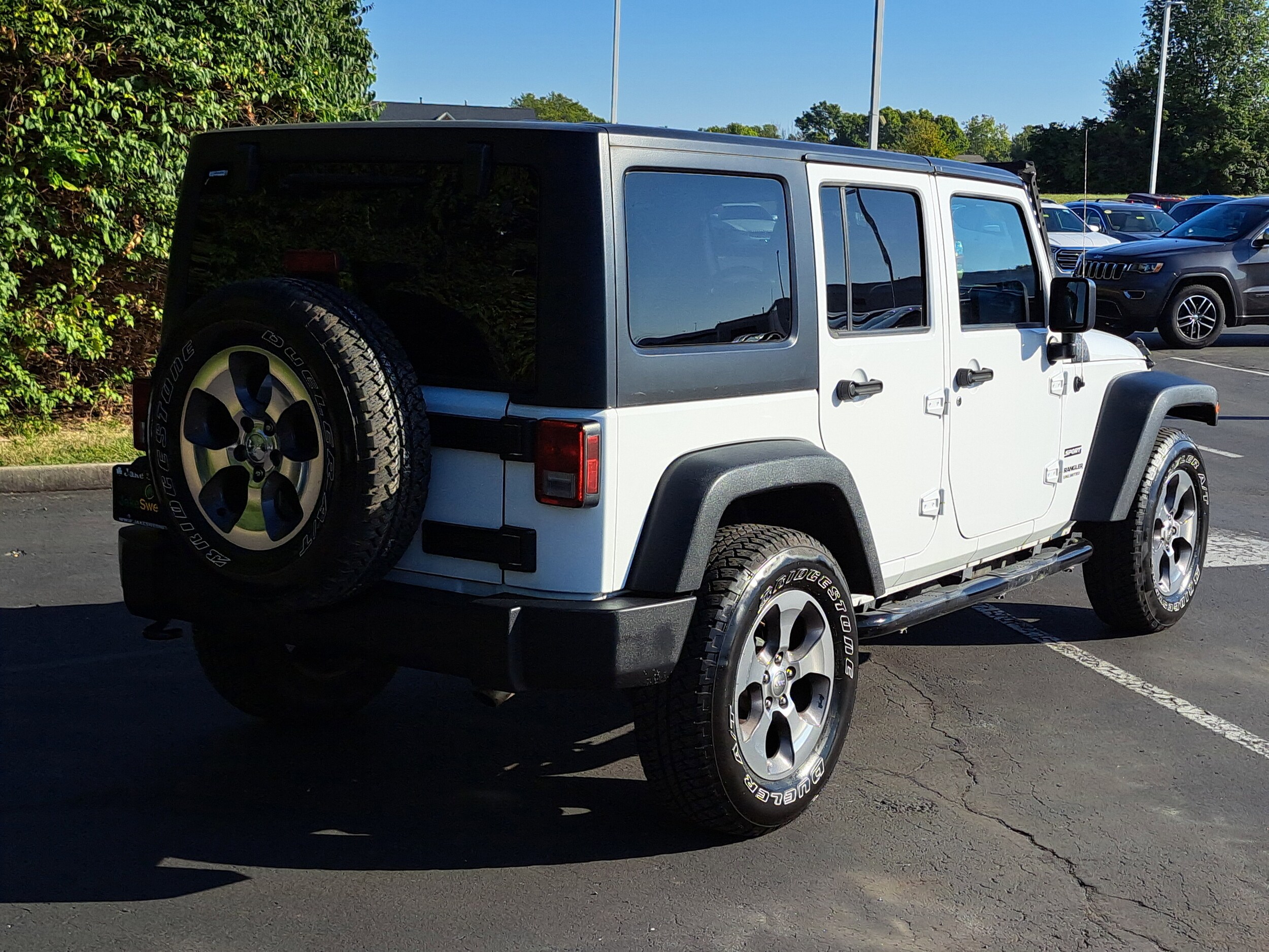 2017 Jeep Wrangler Unlimited Sport photo 4