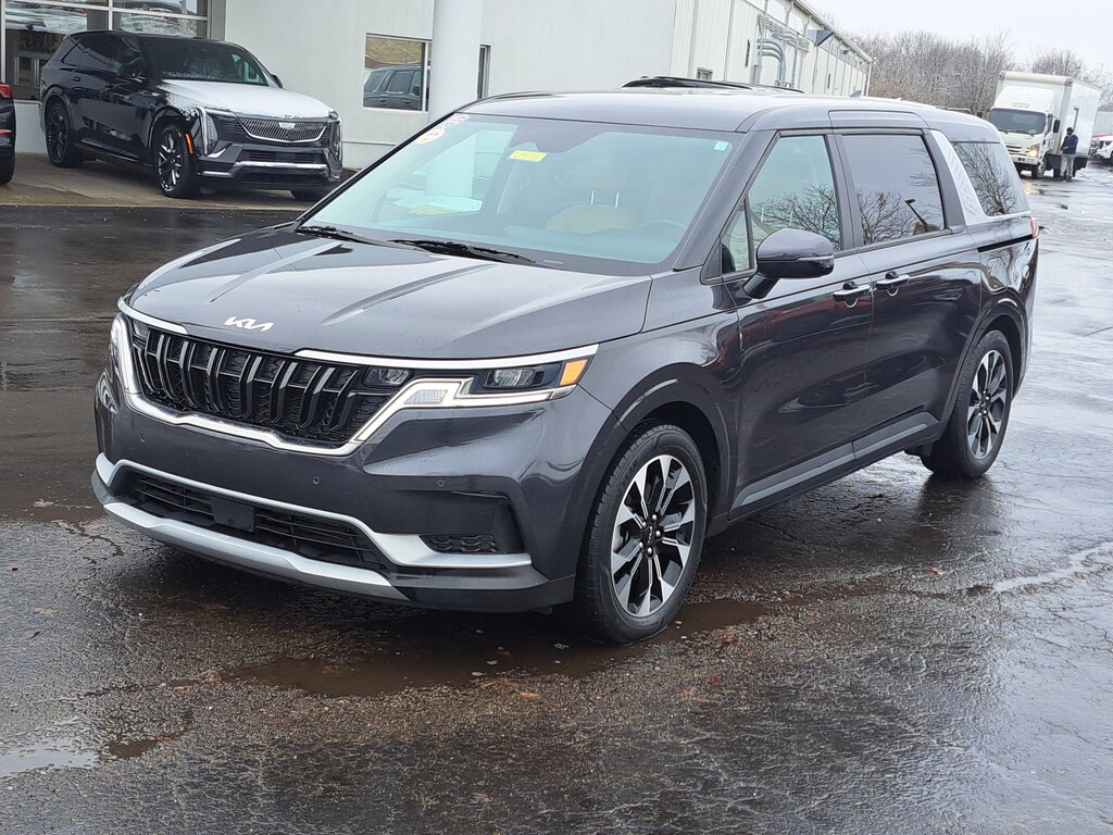 Used 2023 Kia Carnival EX