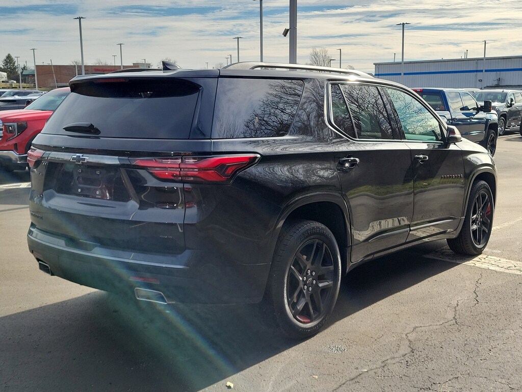 Used 2023 Chevrolet Traverse Premier SUV