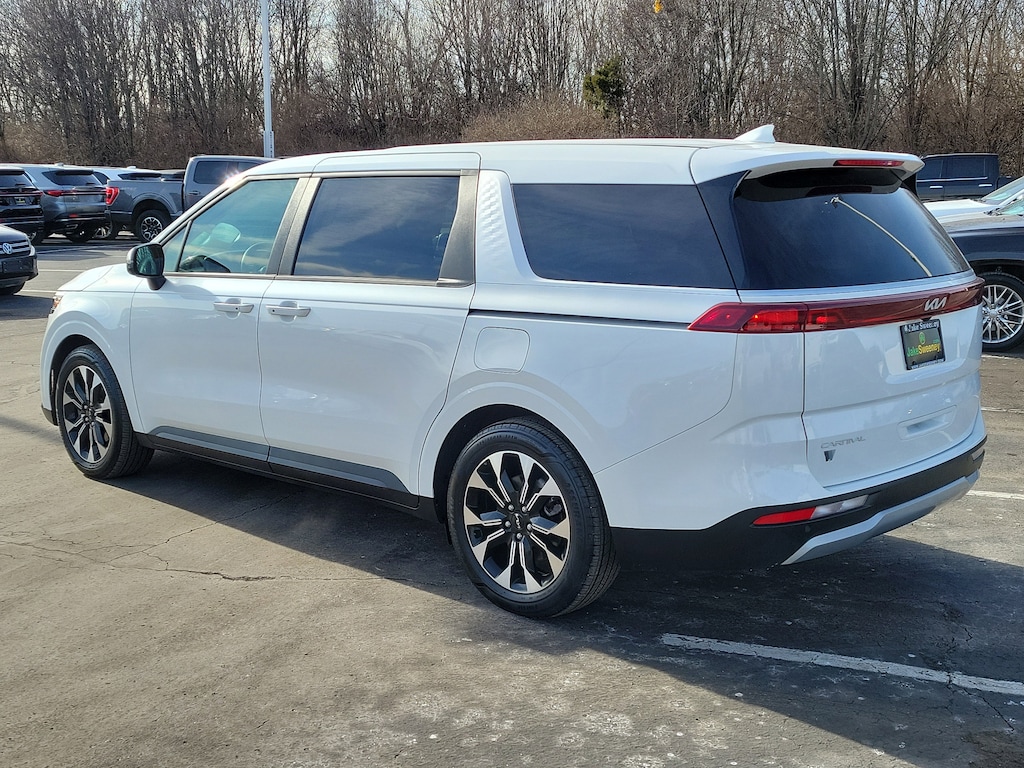 Used 2024 Kia Carnival EX