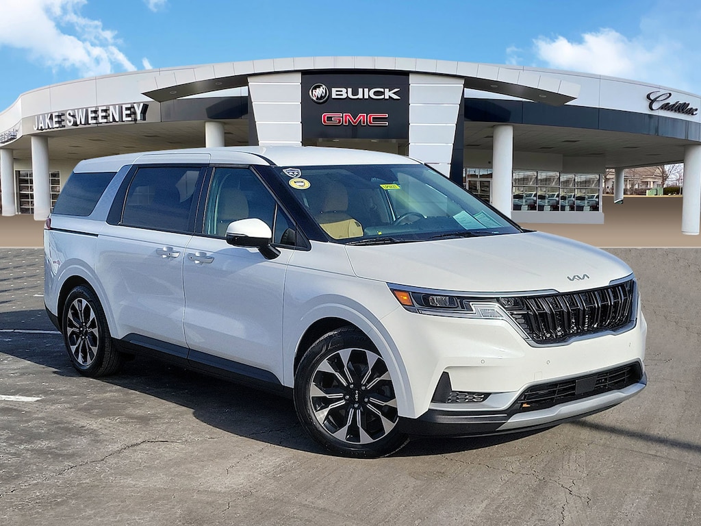 Used 2024 Kia Carnival EX