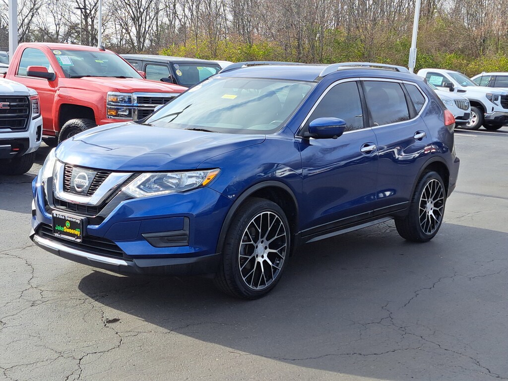 Used 2017 Nissan Rogue SV