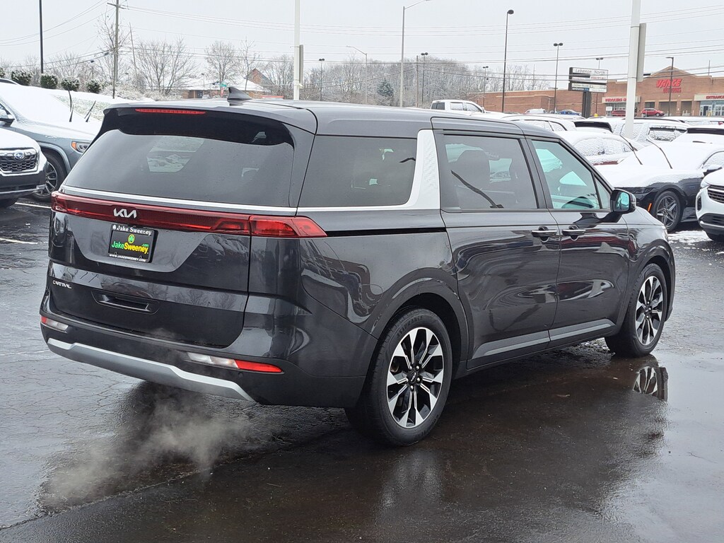 Used 2023 Kia Carnival EX