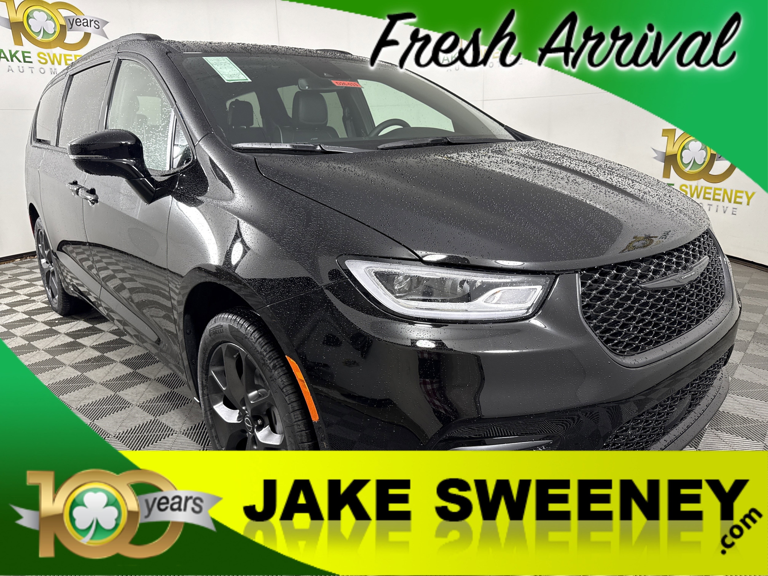 2026 Chrysler Pacifica Limited's photo