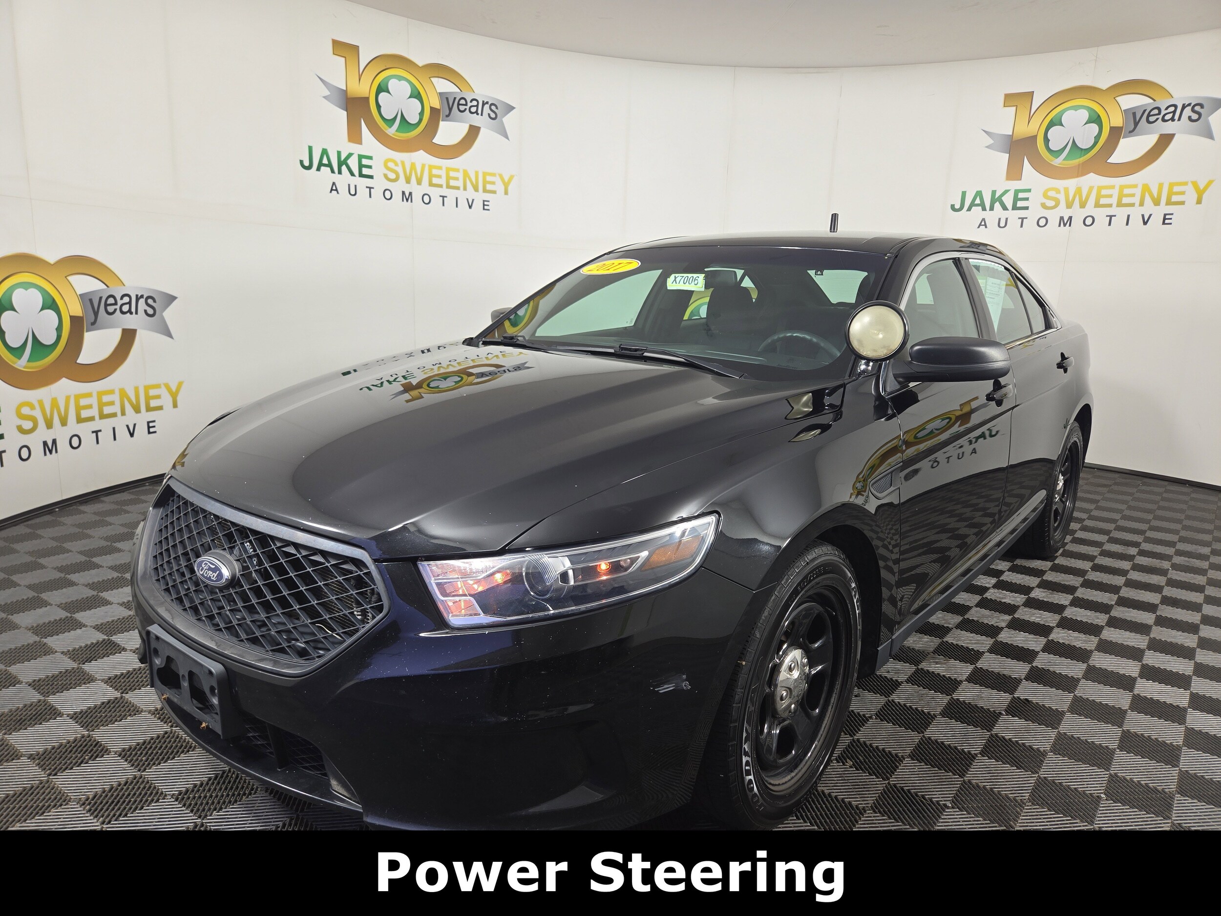2017 Ford Taurus photo 3