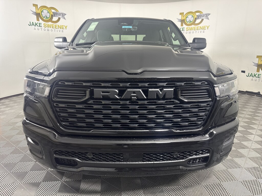 New 2027 Ram 1500 EXPRESS CREW CAB 4X4 5'7 BOX Pickup