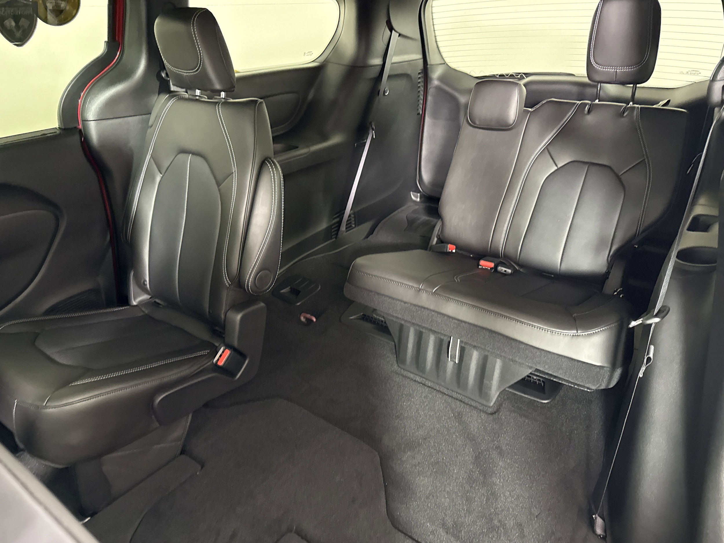 2026 Chrysler Pacifica Select - Photo 13