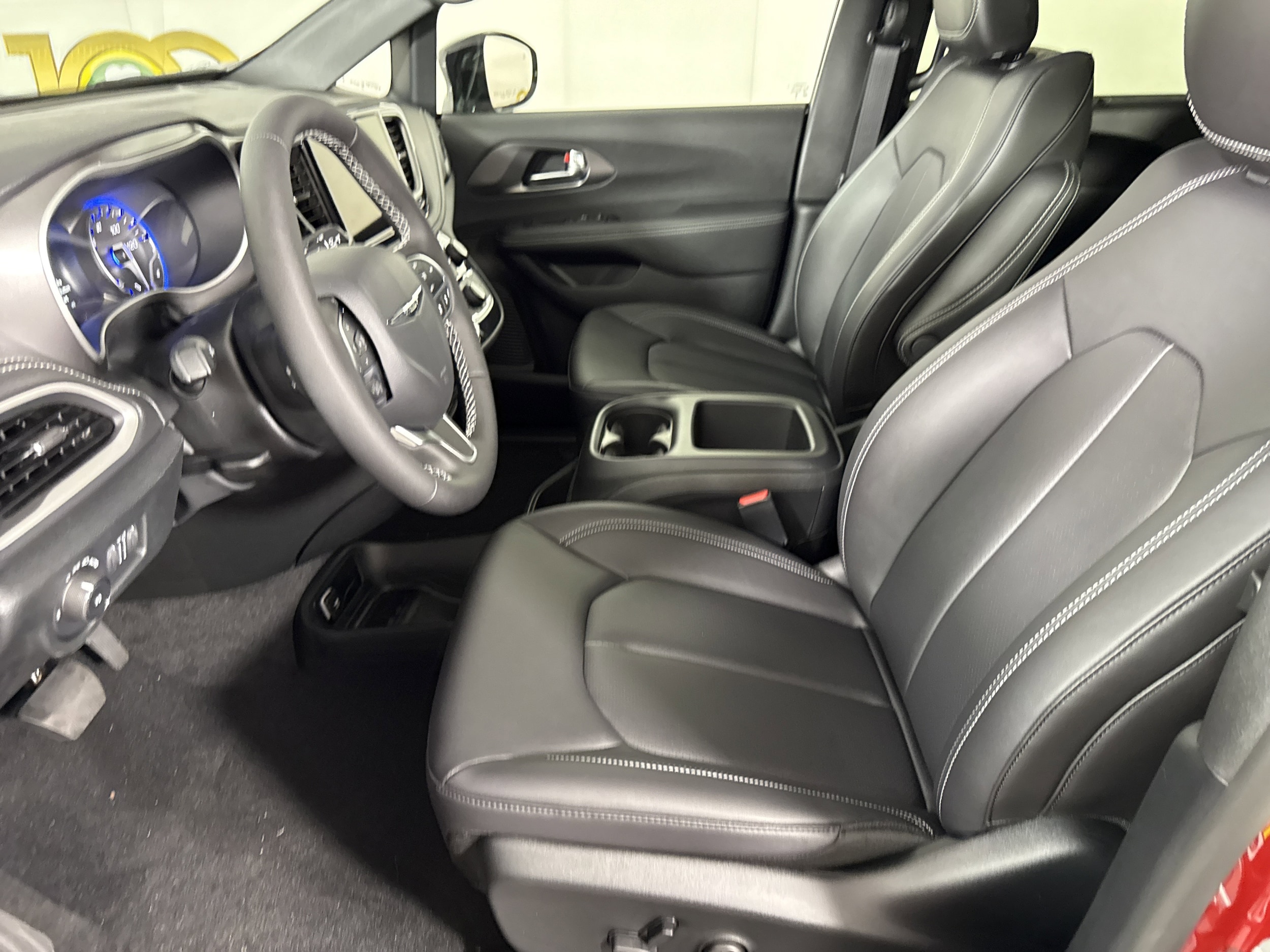 2026 Chrysler Pacifica Select - Photo 12