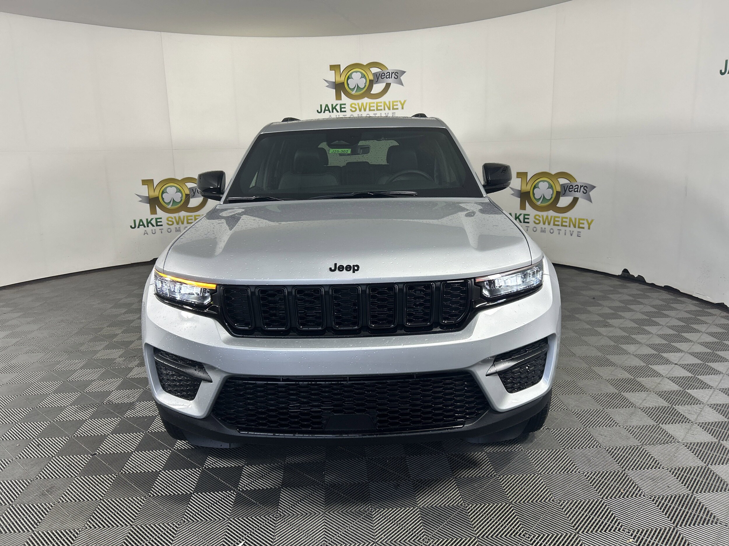 2025 Jeep Grand Cherokee Altitude X photo 2
