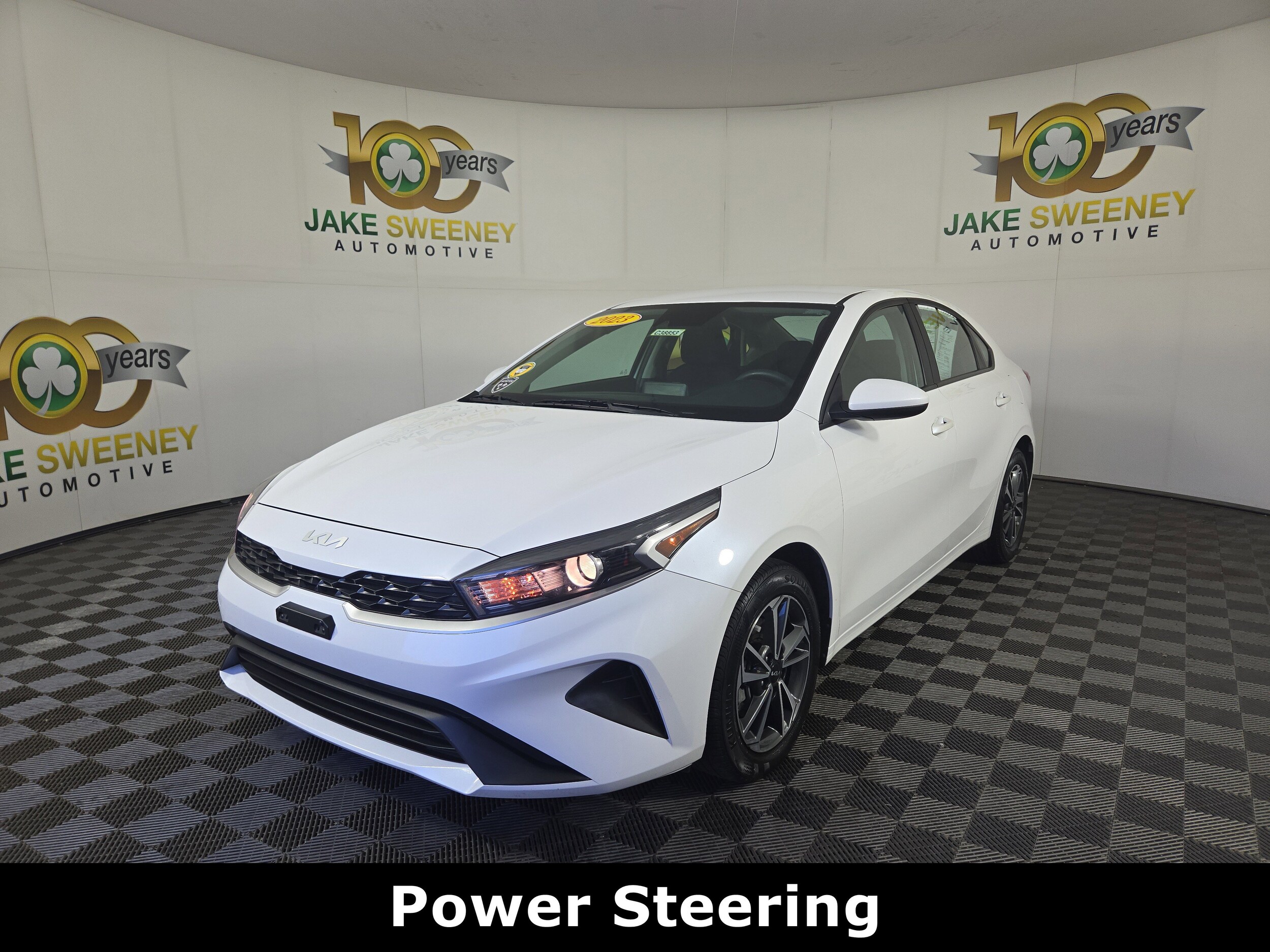 2023 Kia Forte LXS photo 3