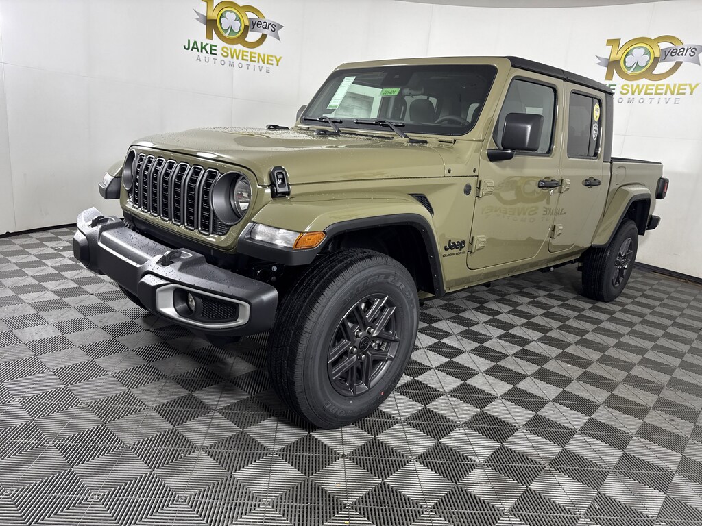 New 2025 Jeep Gladiator SPORT S 4X4 Pickup