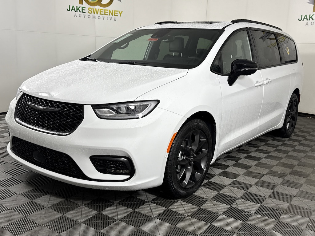 New 2026 Chrysler Pacifica LIMITED Passenger Van
