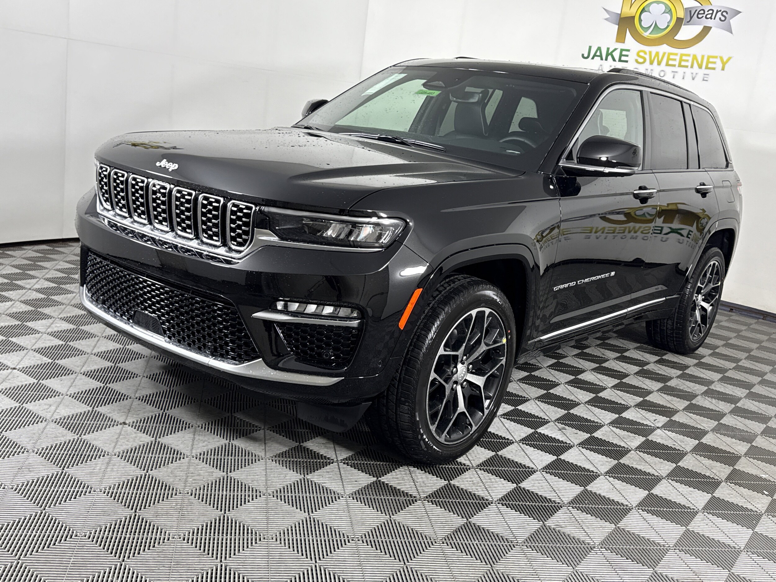 2025 Jeep Grand Cherokee Summit Reserve photo 3