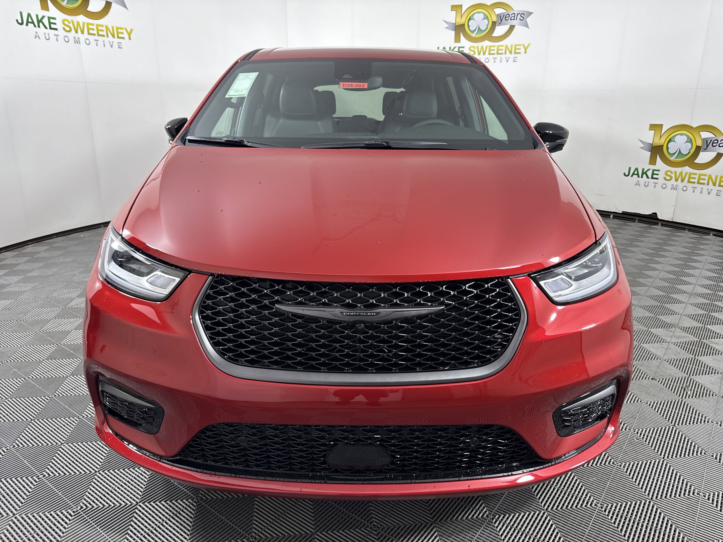 2026 Chrysler Pacifica photo 2